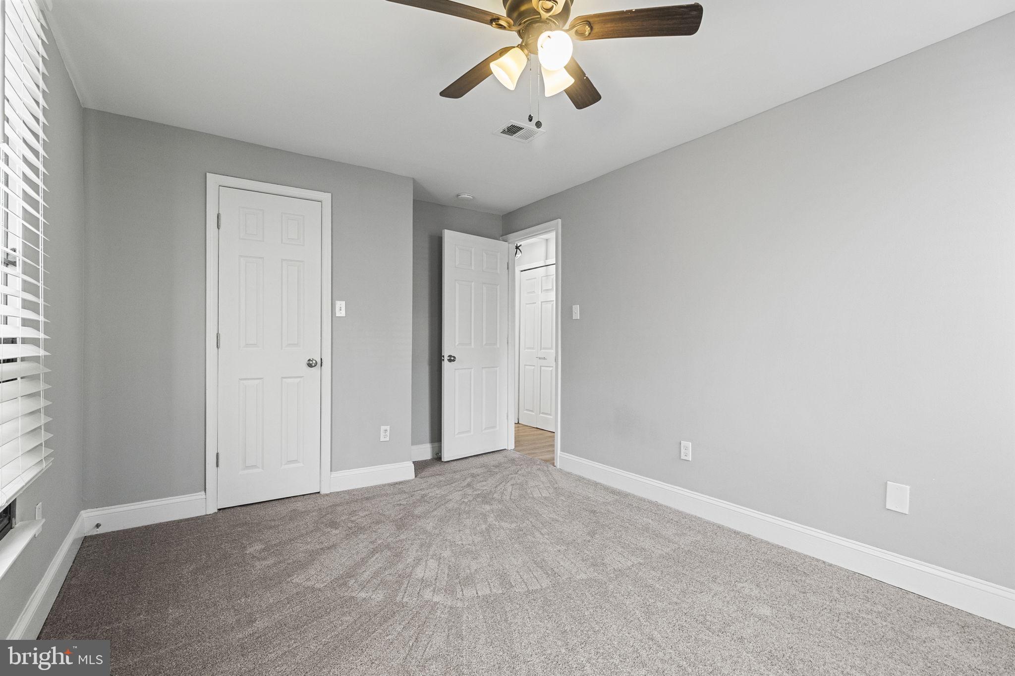 HUNTLEY SQUARE CONDOMINIUMS - Residential