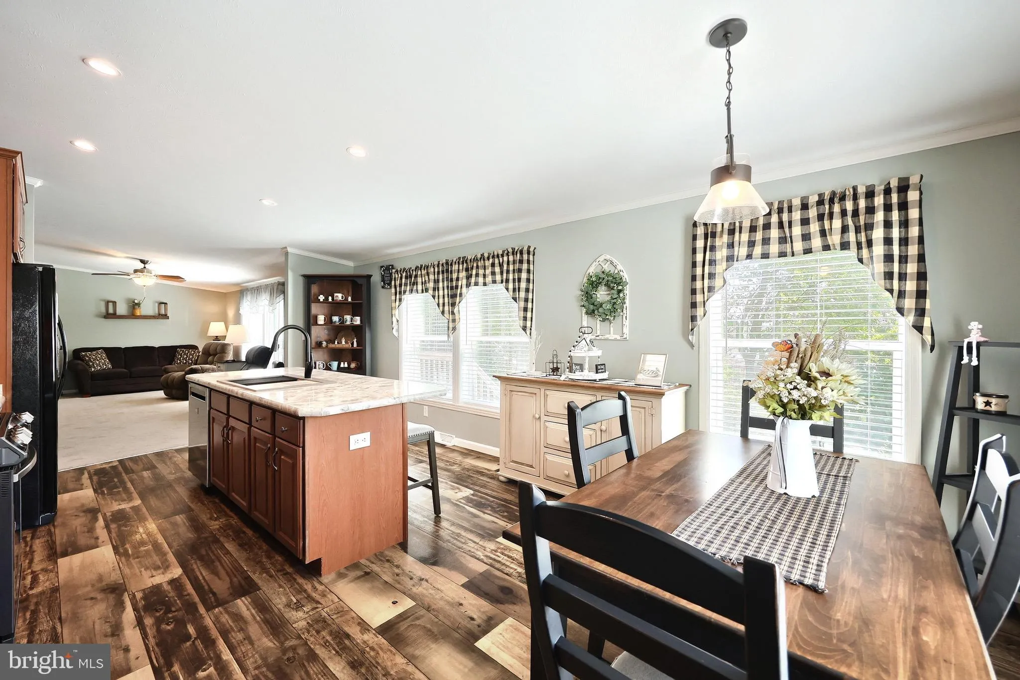 Spring Grove, Pennsylvania 17362, United States, 3 Bedrooms Bedrooms, ,2 BathroomsBathrooms,Residential,Pending,200307