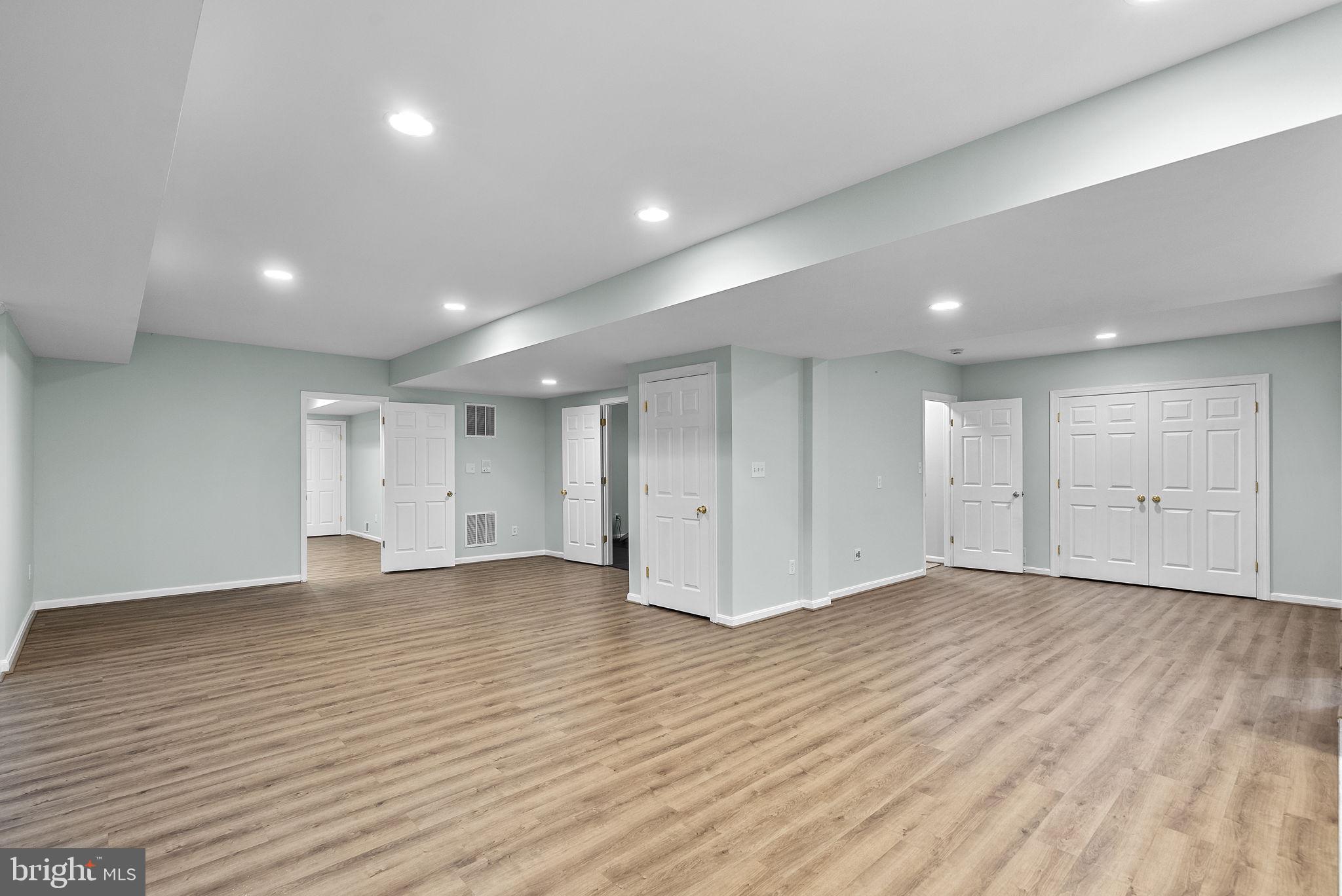 GRANBY WOODS - Residential