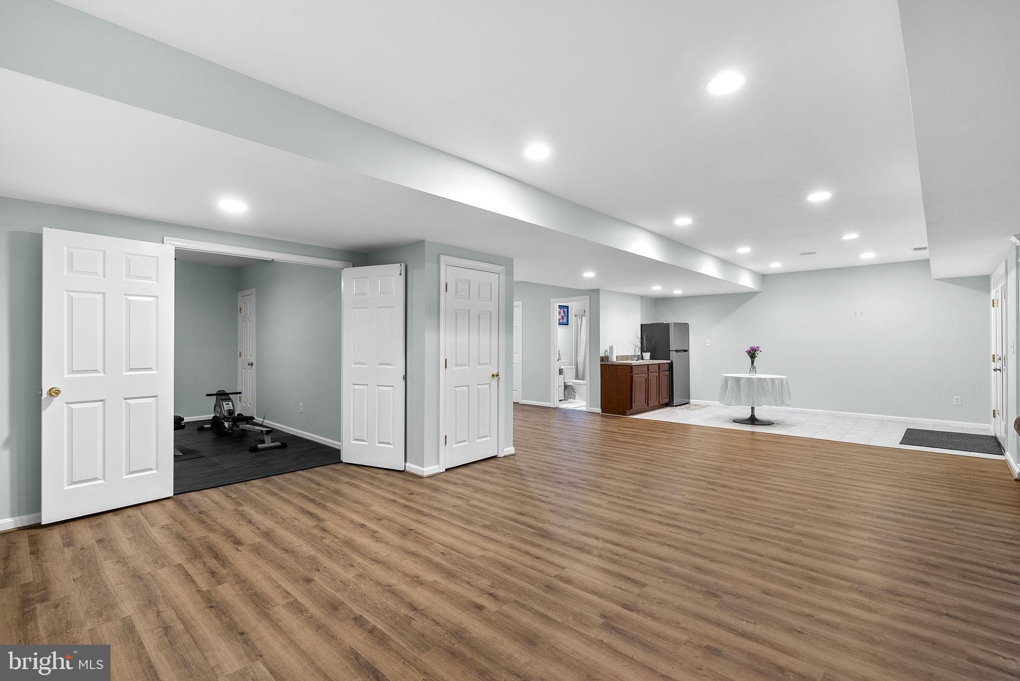 GRANBY WOODS - Residential