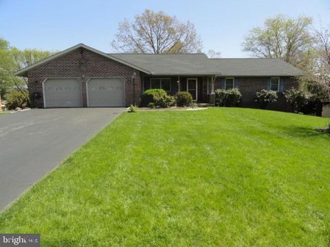 76 MONROE DRIVE CHAMBERSBURG PA 17201