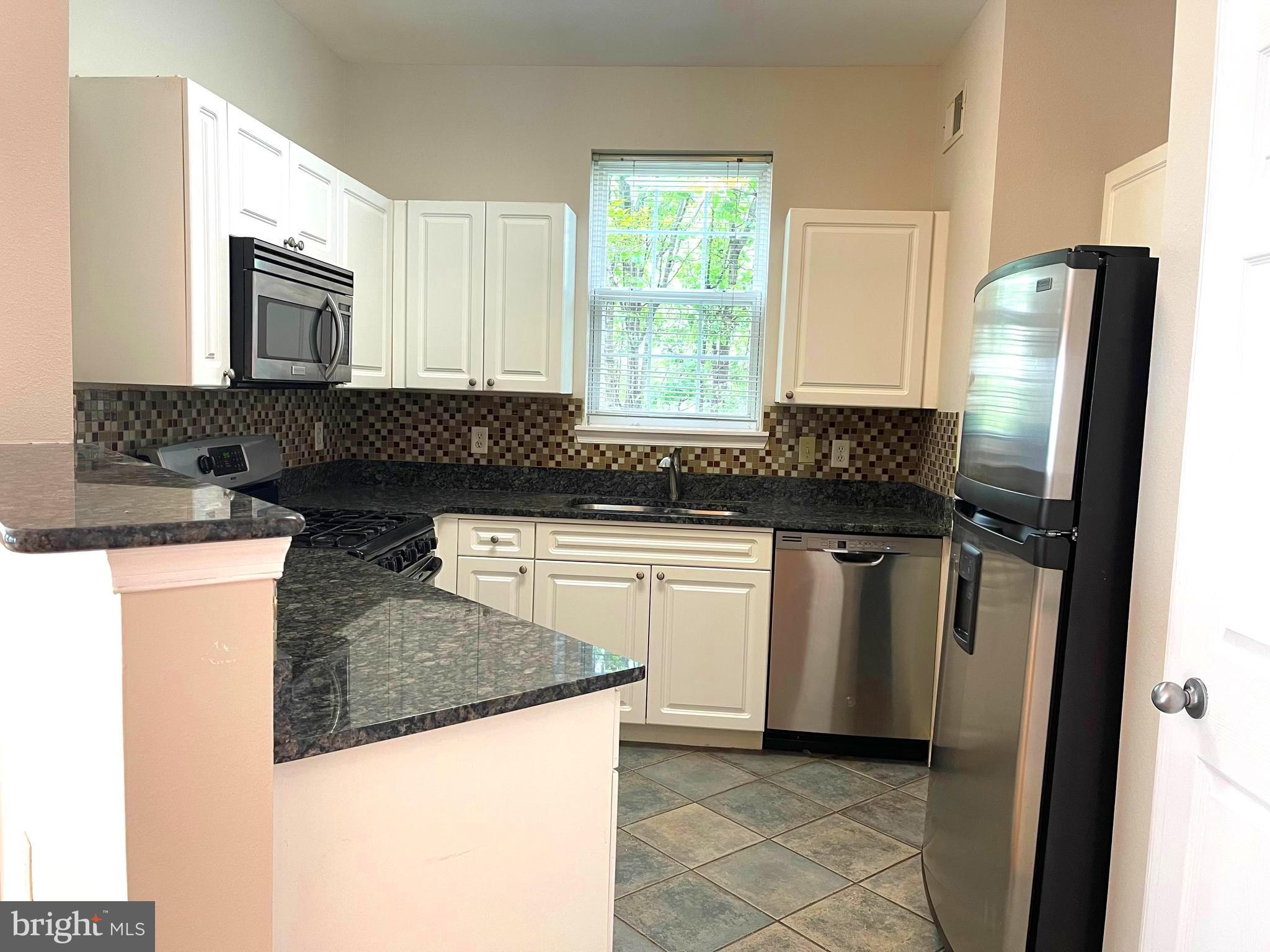 HIGH POINT AT JEFFERSON PARK - Residential Lease