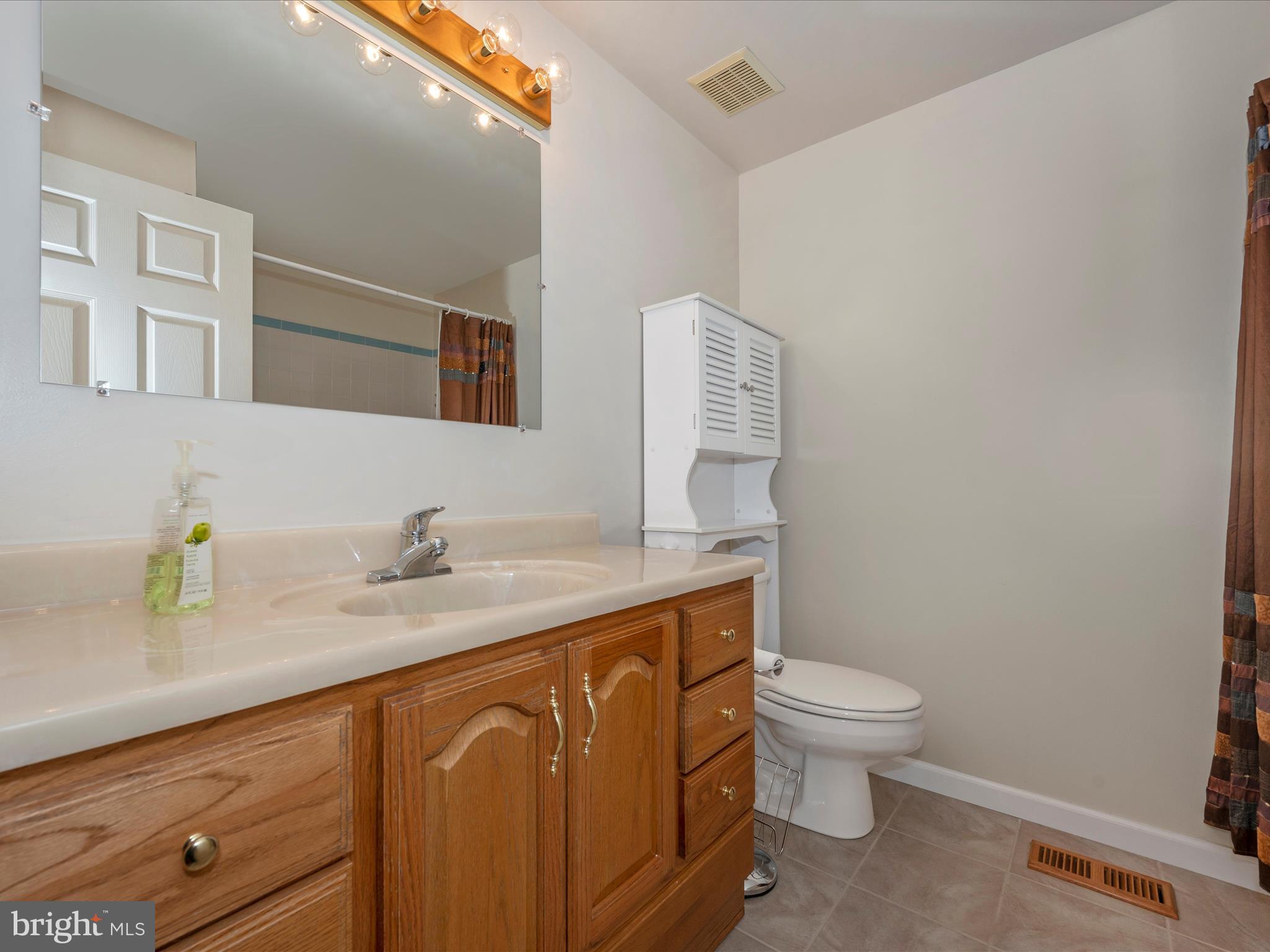 POOLESVILLE - Residential