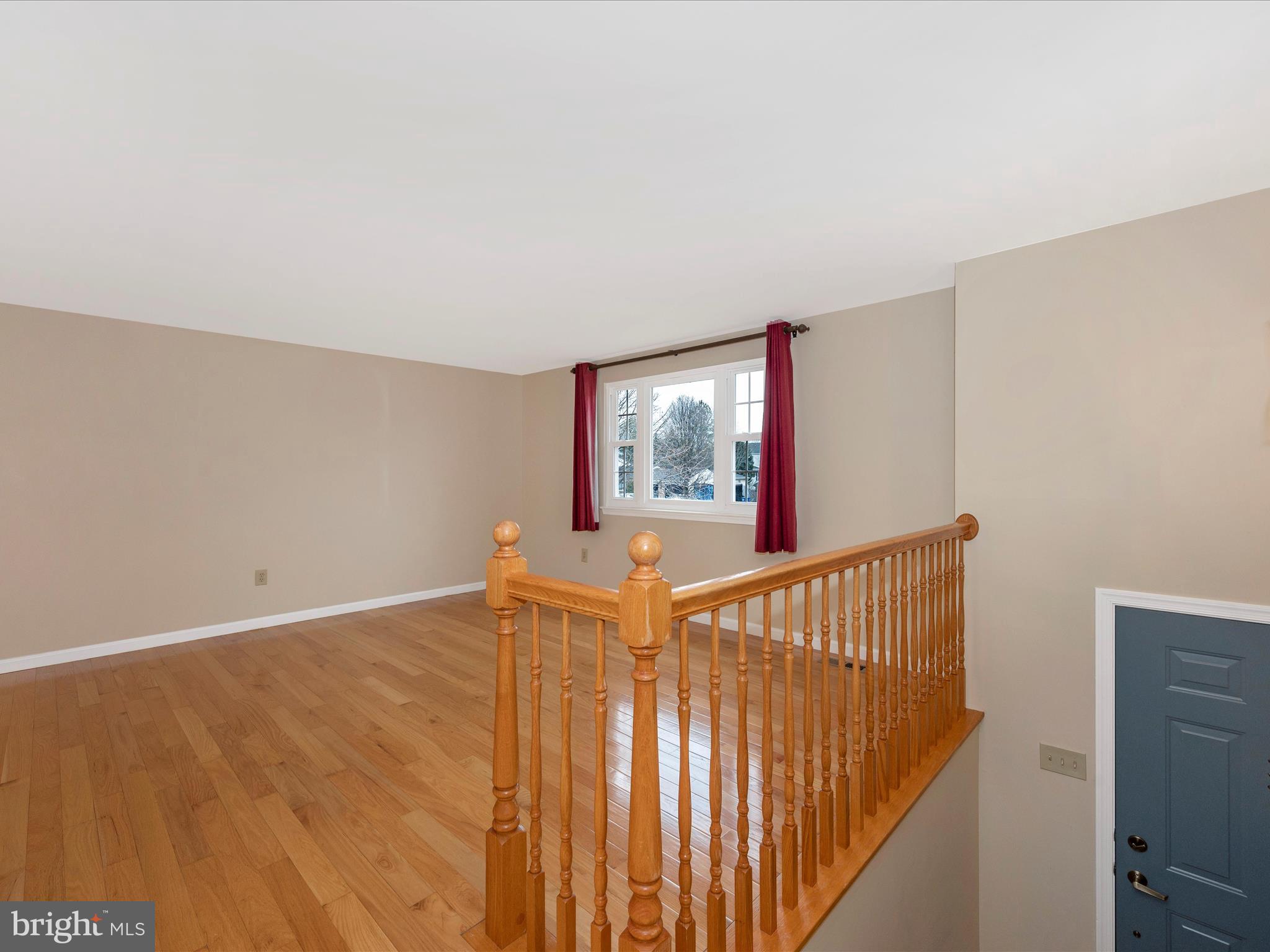 POOLESVILLE - Residential