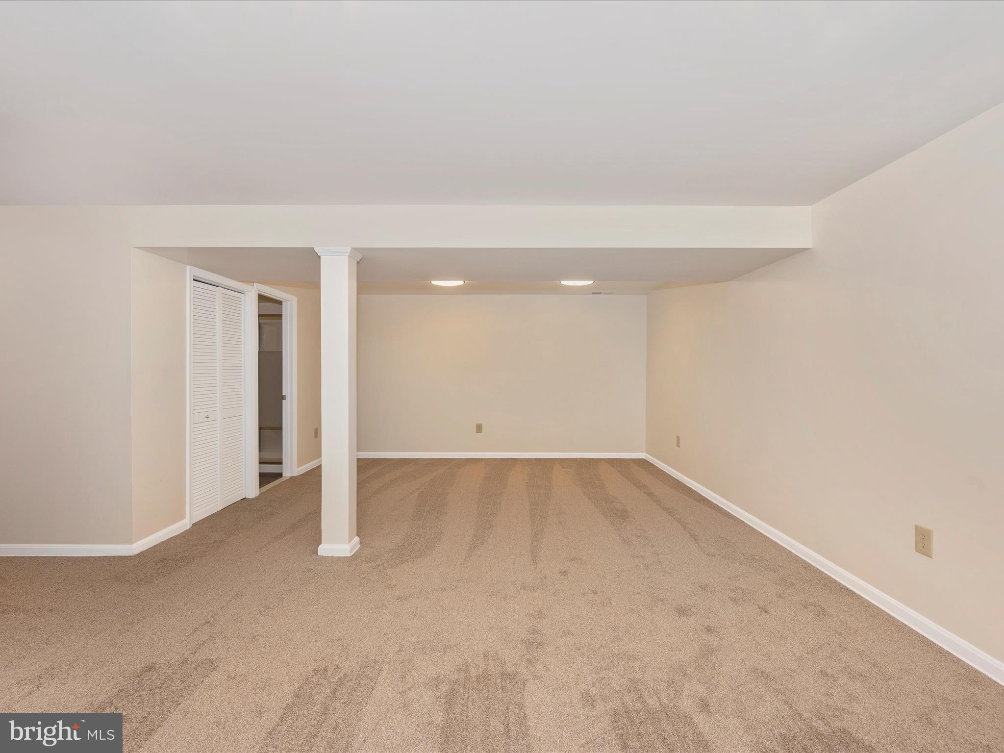 POOLESVILLE - Residential