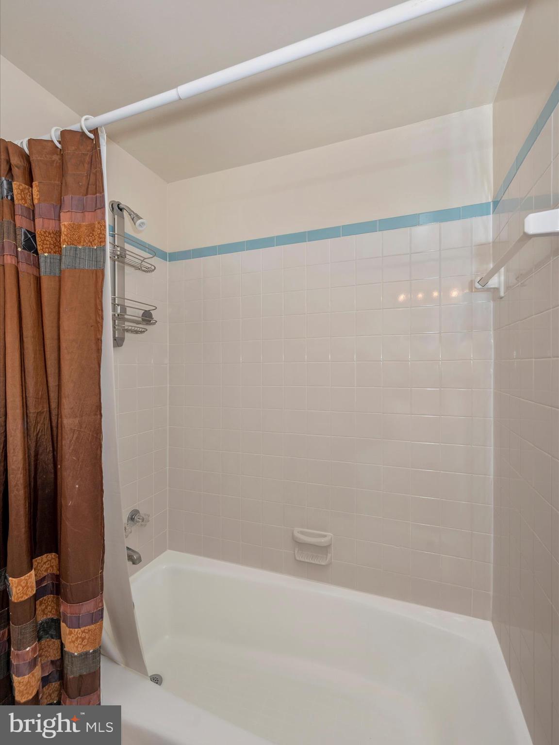 POOLESVILLE - Residential