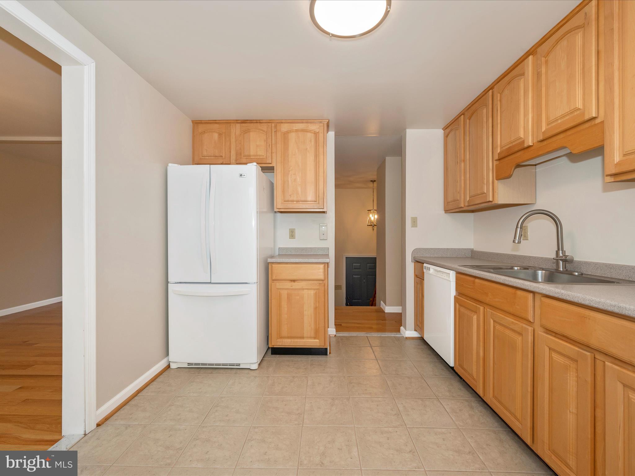 POOLESVILLE - Residential