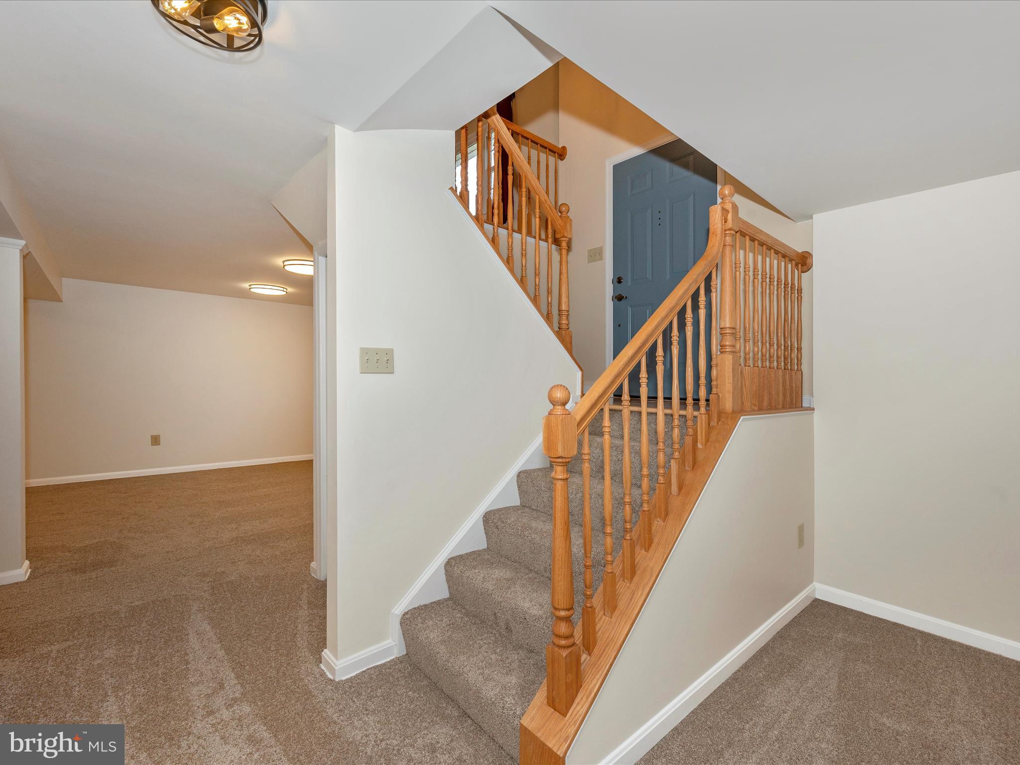 POOLESVILLE - Residential