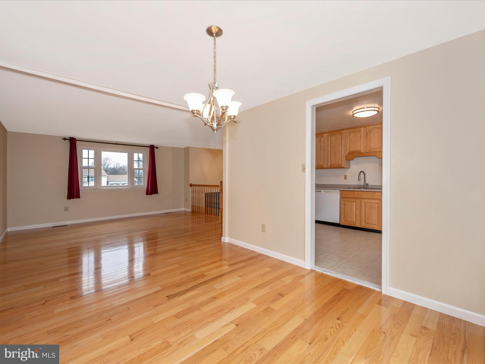 POOLESVILLE - Residential