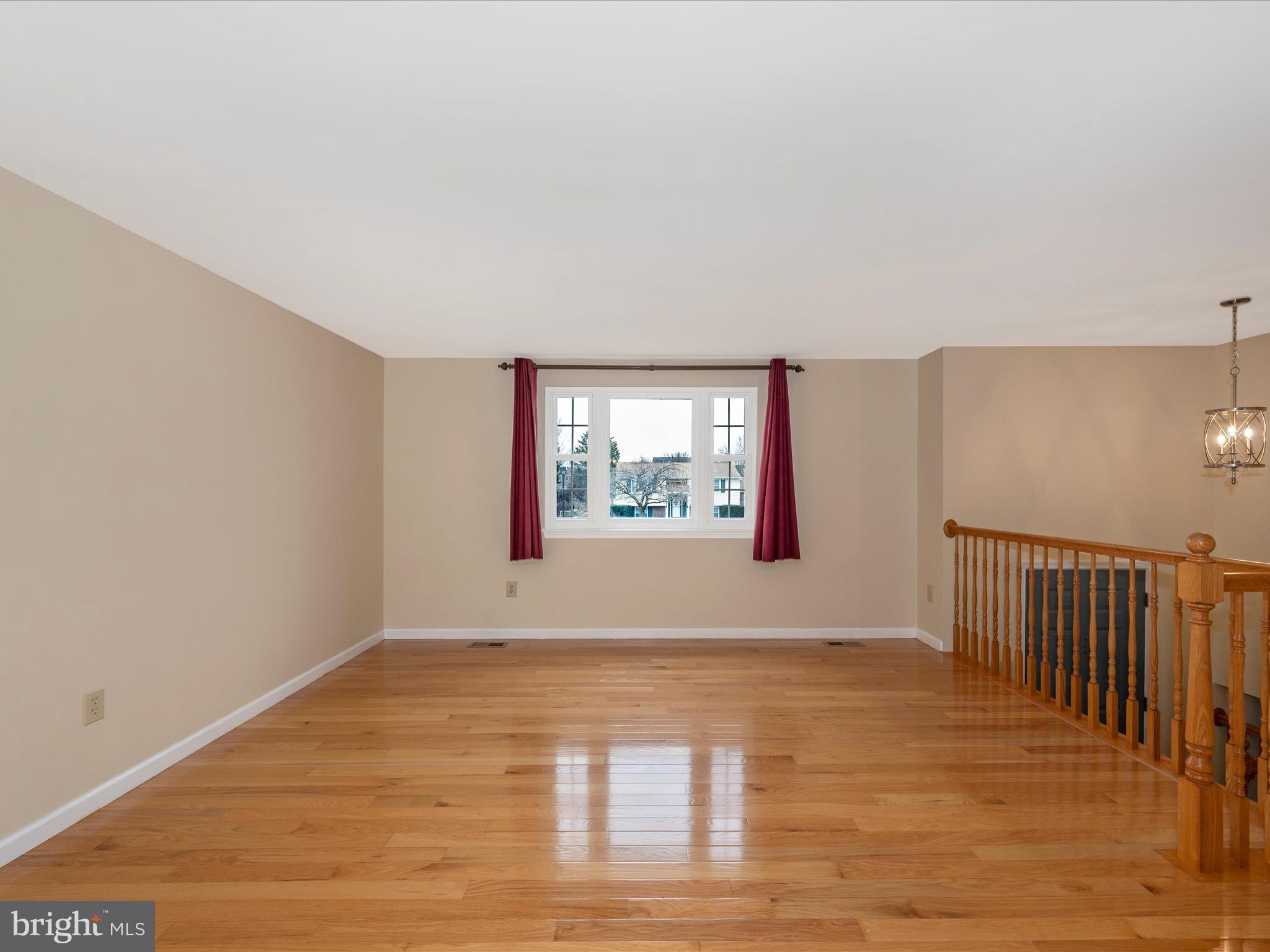 POOLESVILLE - Residential