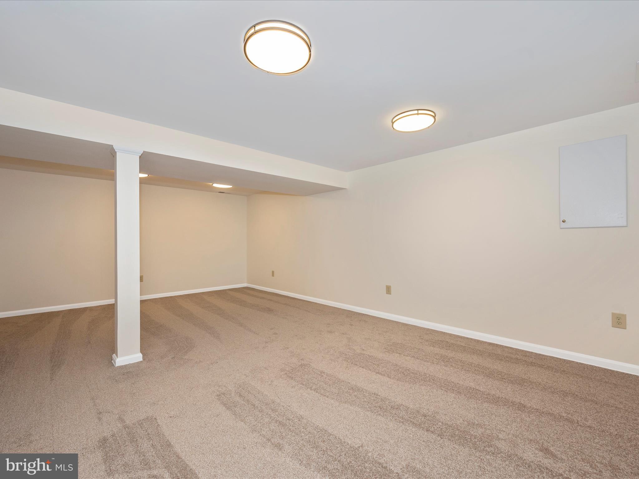 POOLESVILLE - Residential