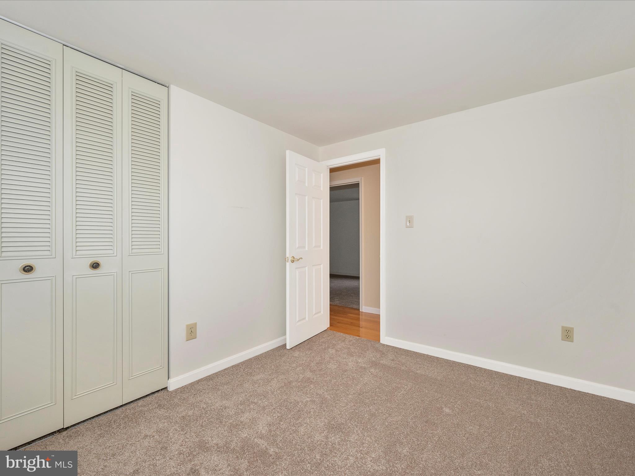 POOLESVILLE - Residential