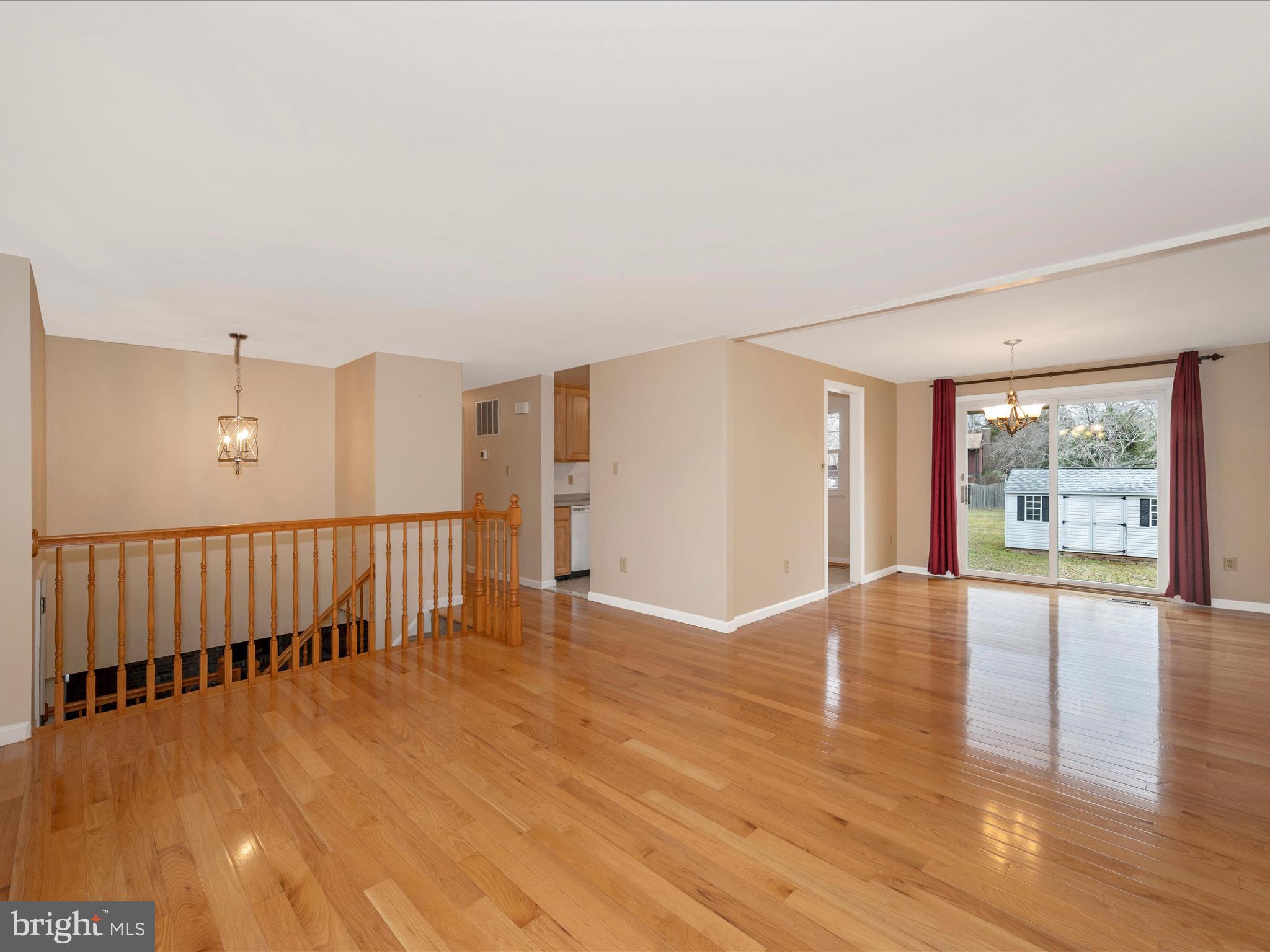 POOLESVILLE - Residential