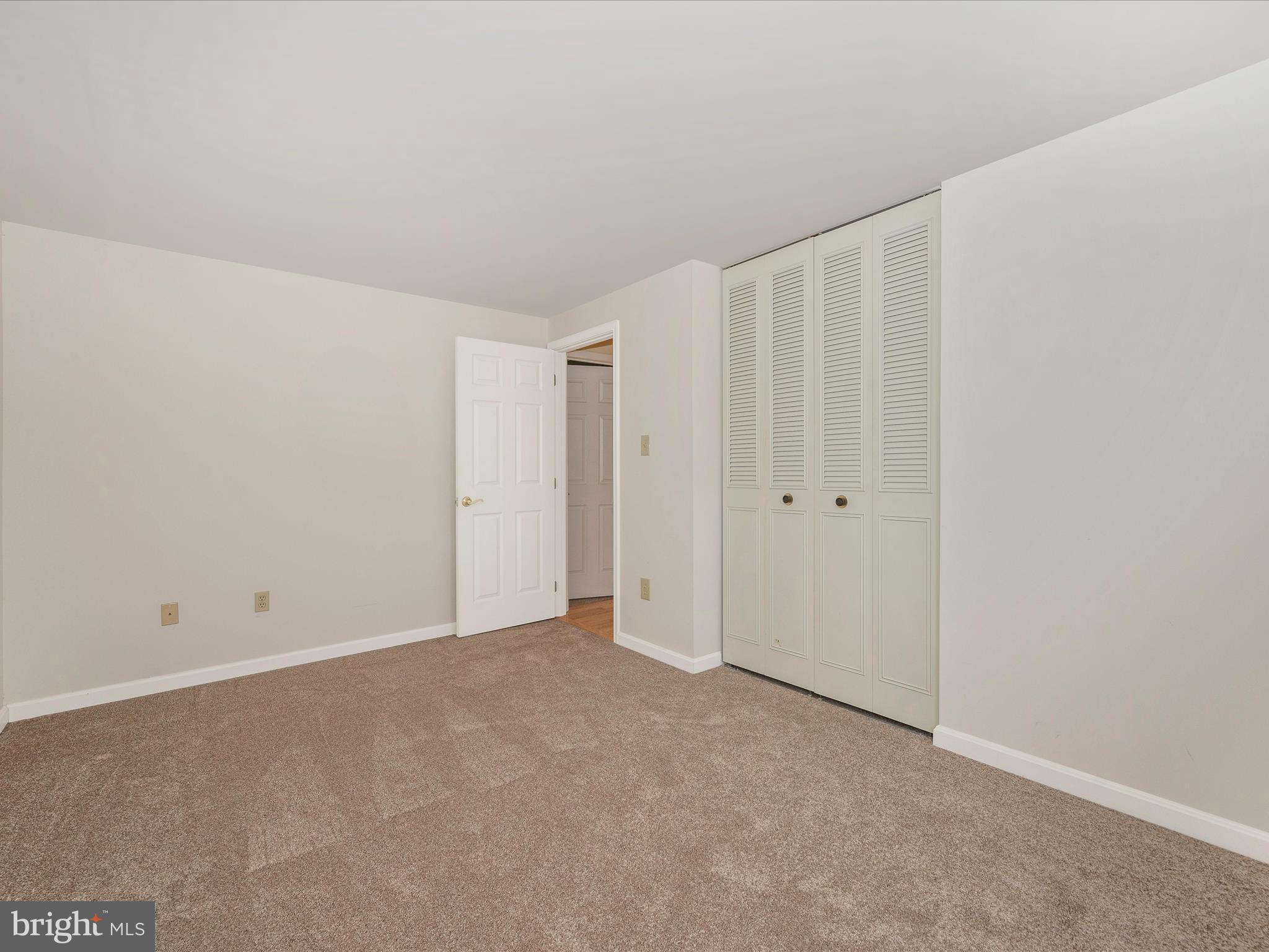 POOLESVILLE - Residential