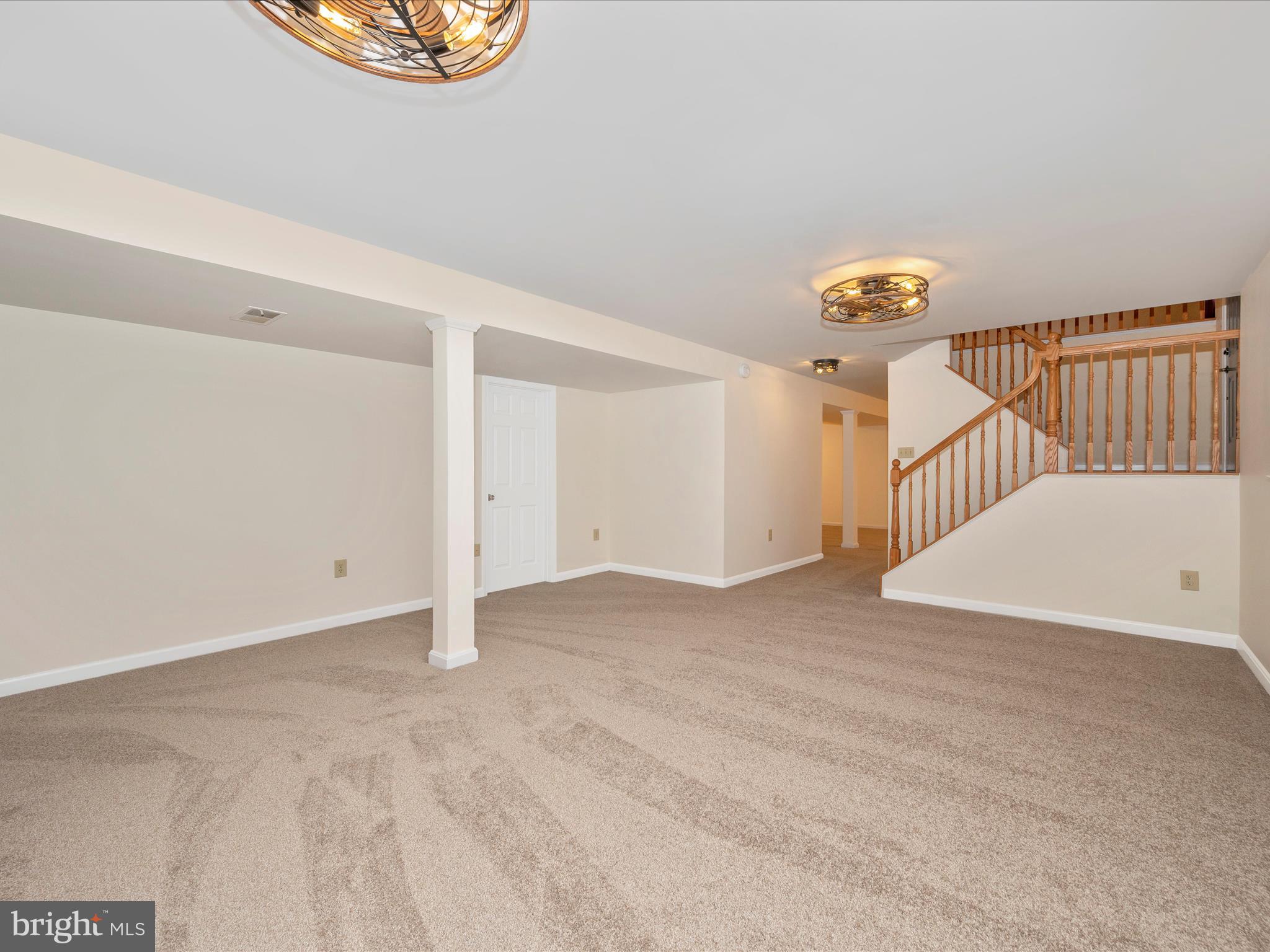 POOLESVILLE - Residential