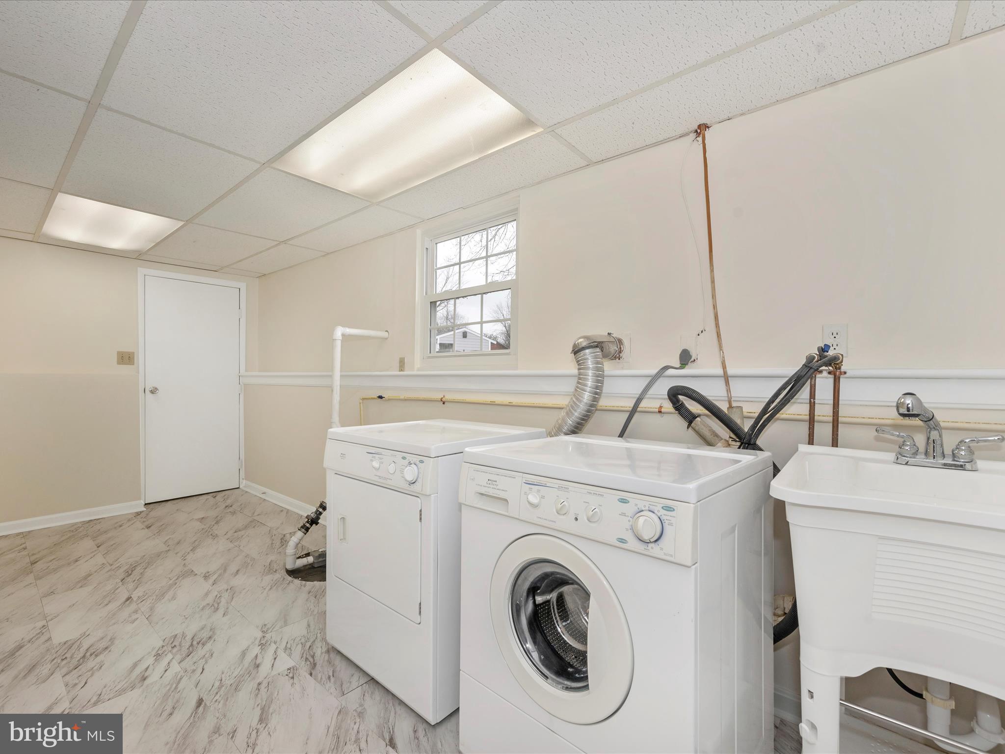 POOLESVILLE - Residential