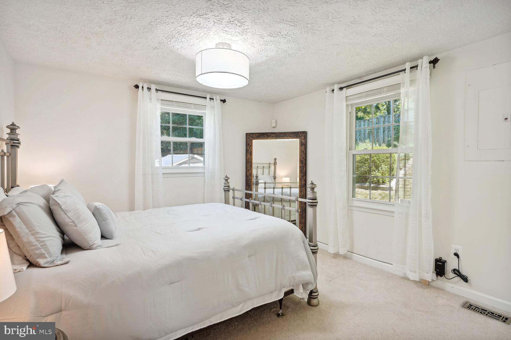 GROVETON - Residential