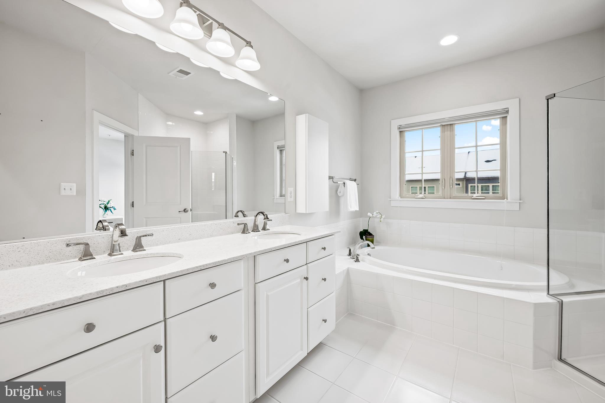 SUBURBAN GREENE - Residential