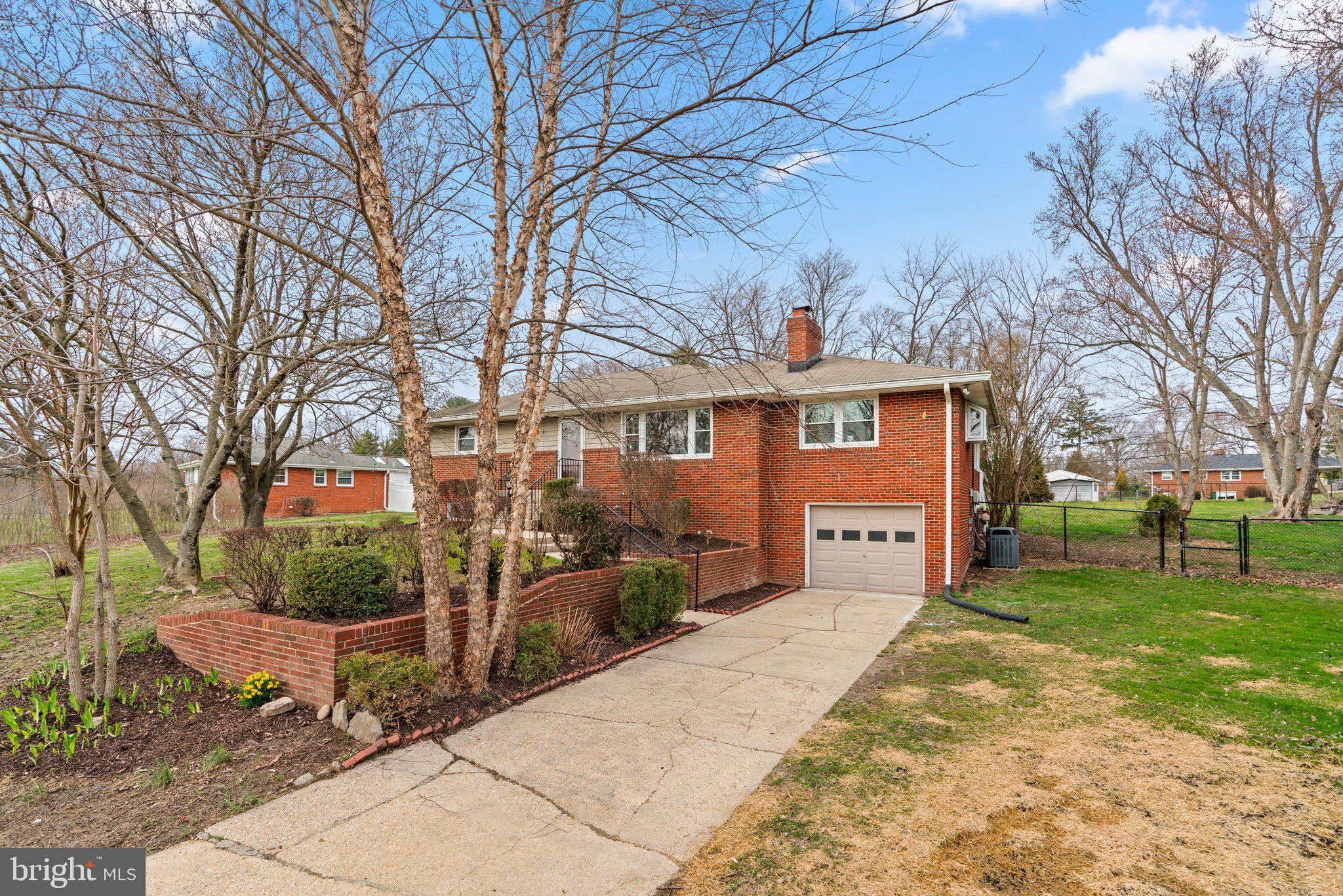 CLEMENS CROSSING - Residential