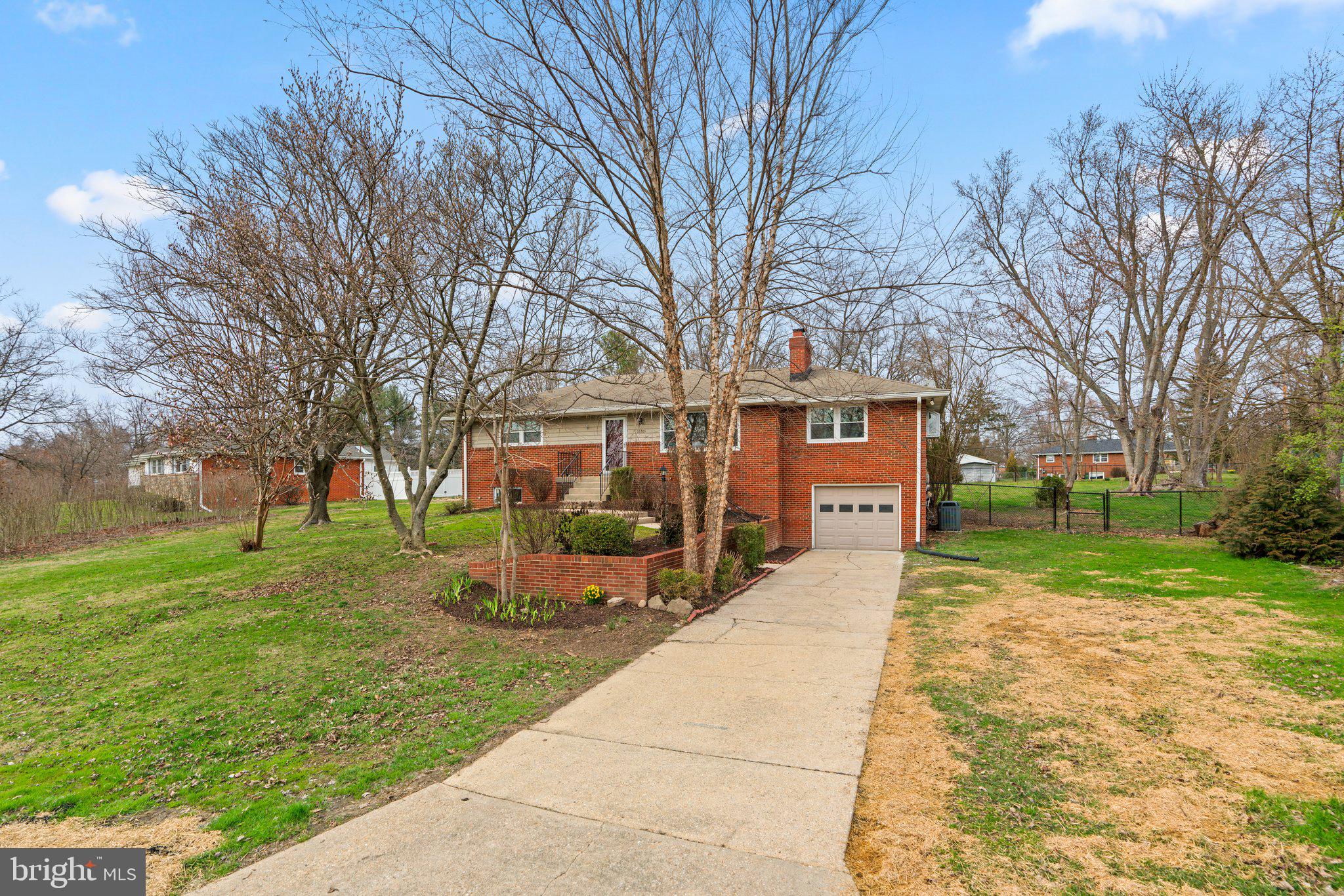 CLEMENS CROSSING - Residential