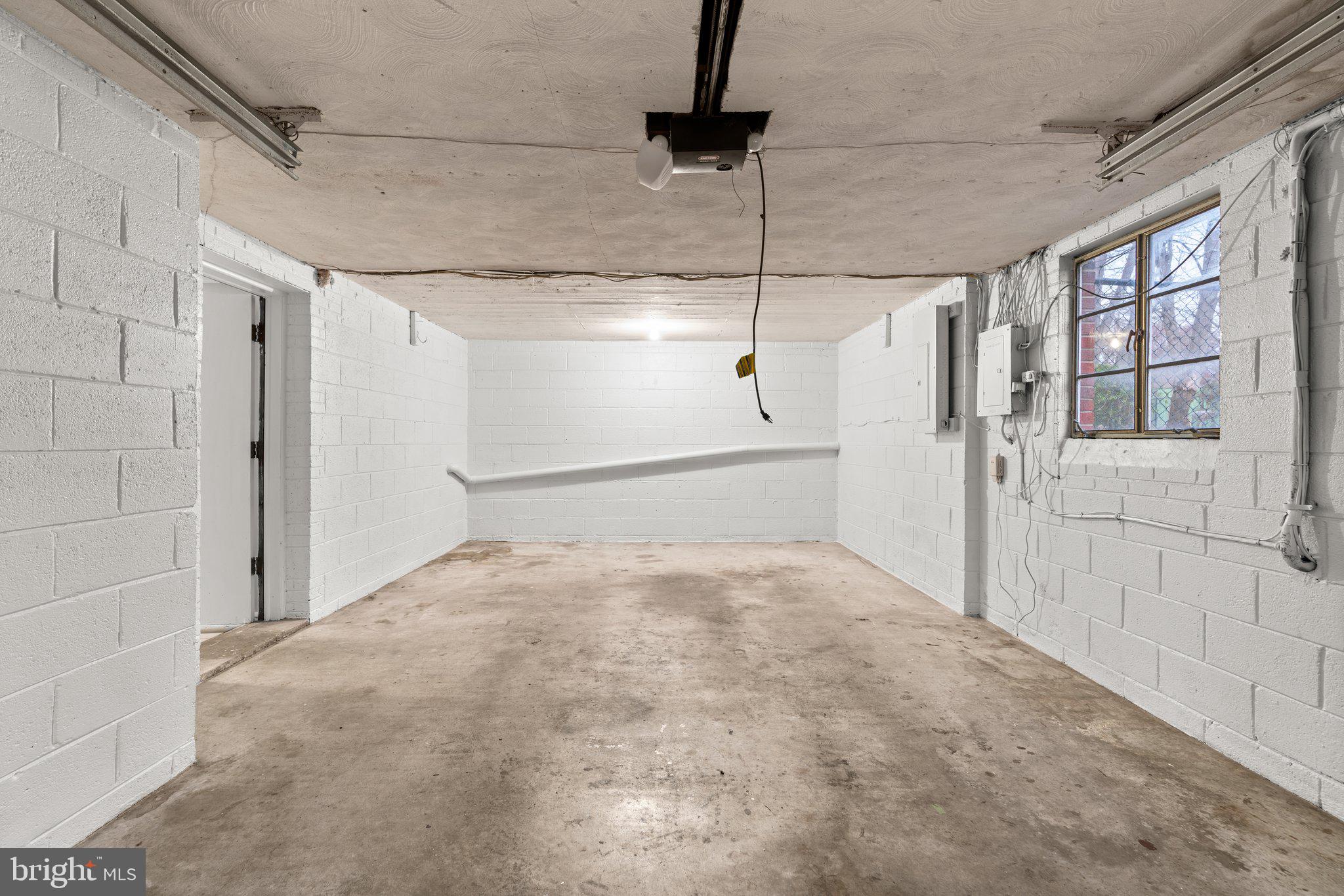 CLEMENS CROSSING - Residential