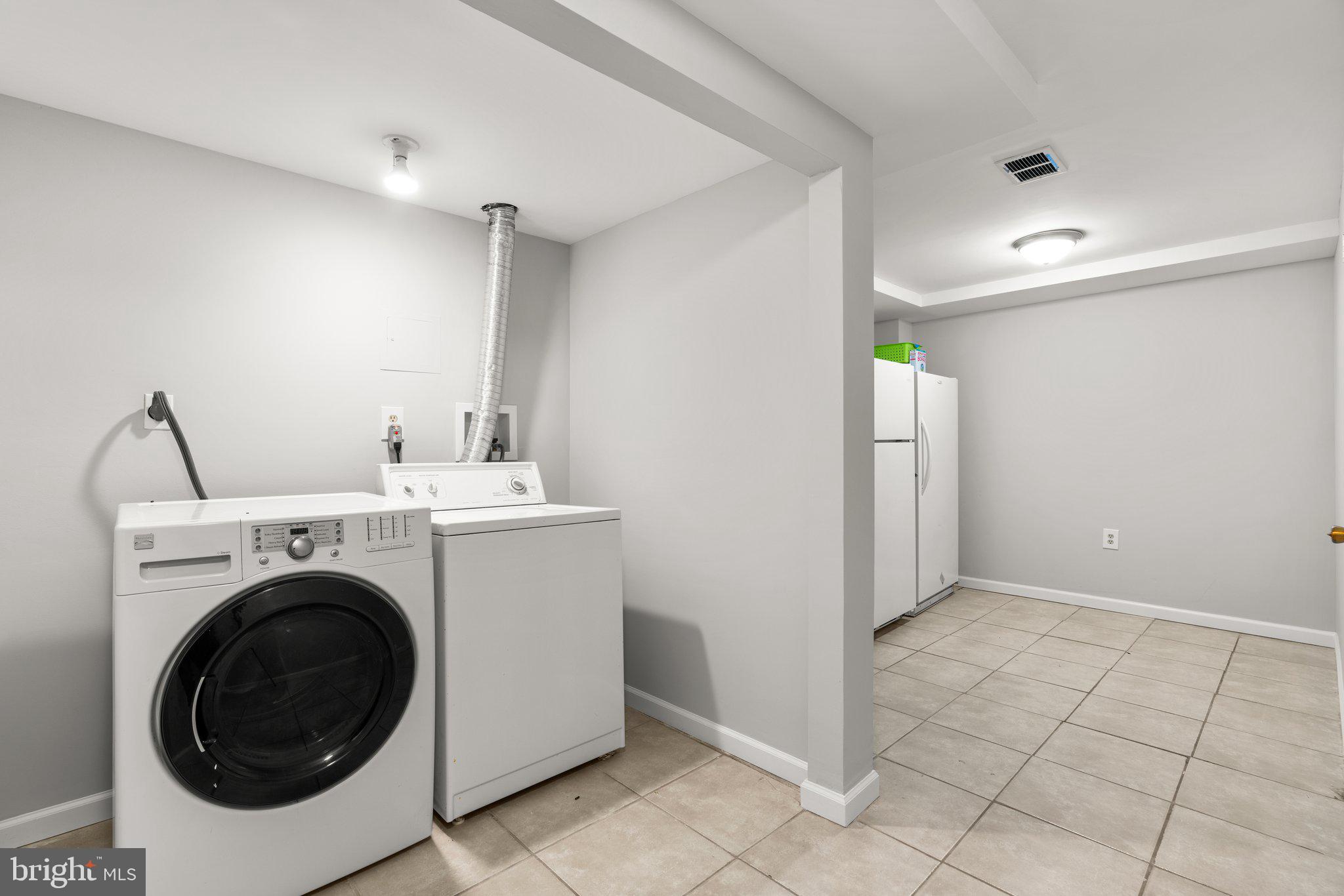 CLEMENS CROSSING - Residential