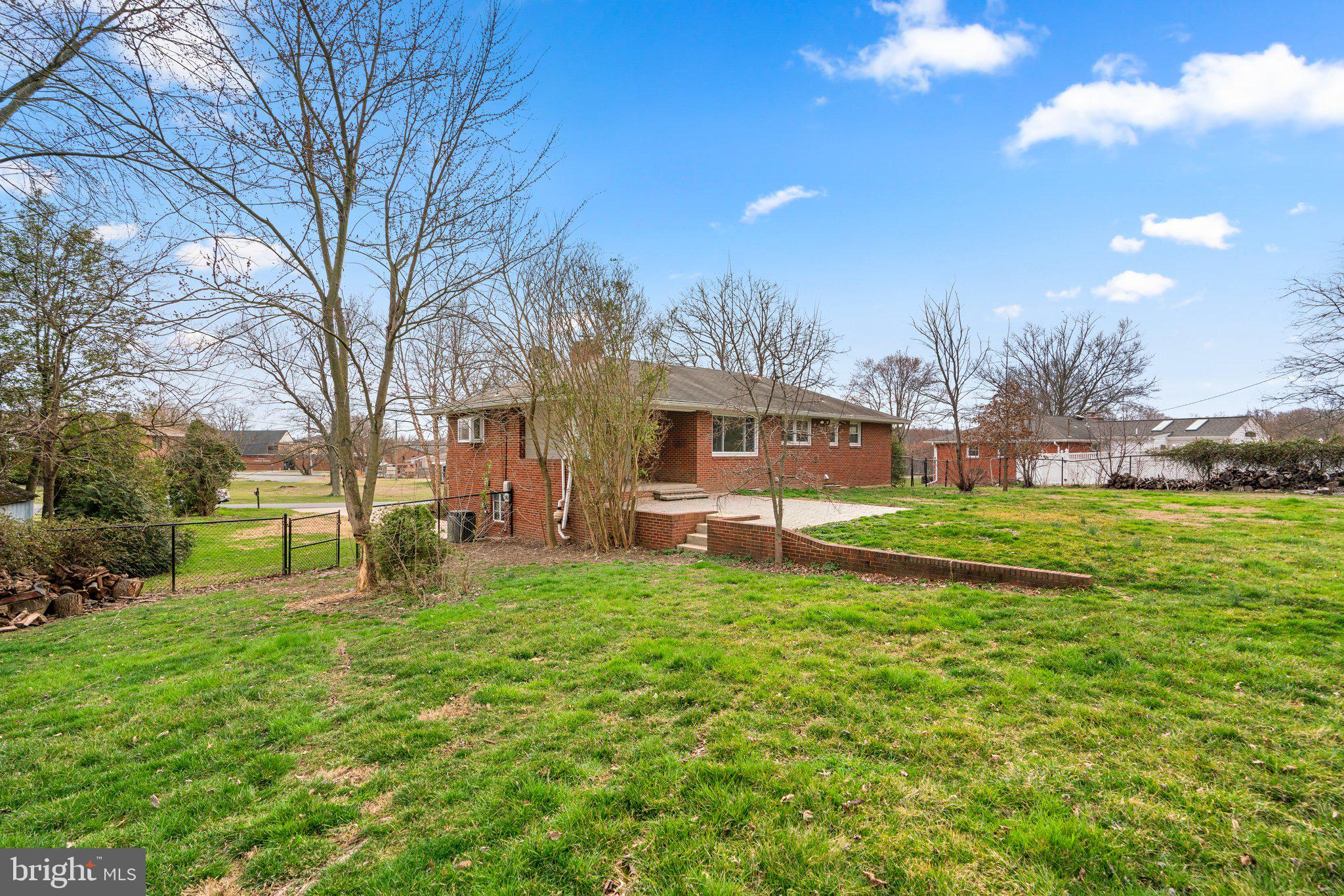 CLEMENS CROSSING - Residential