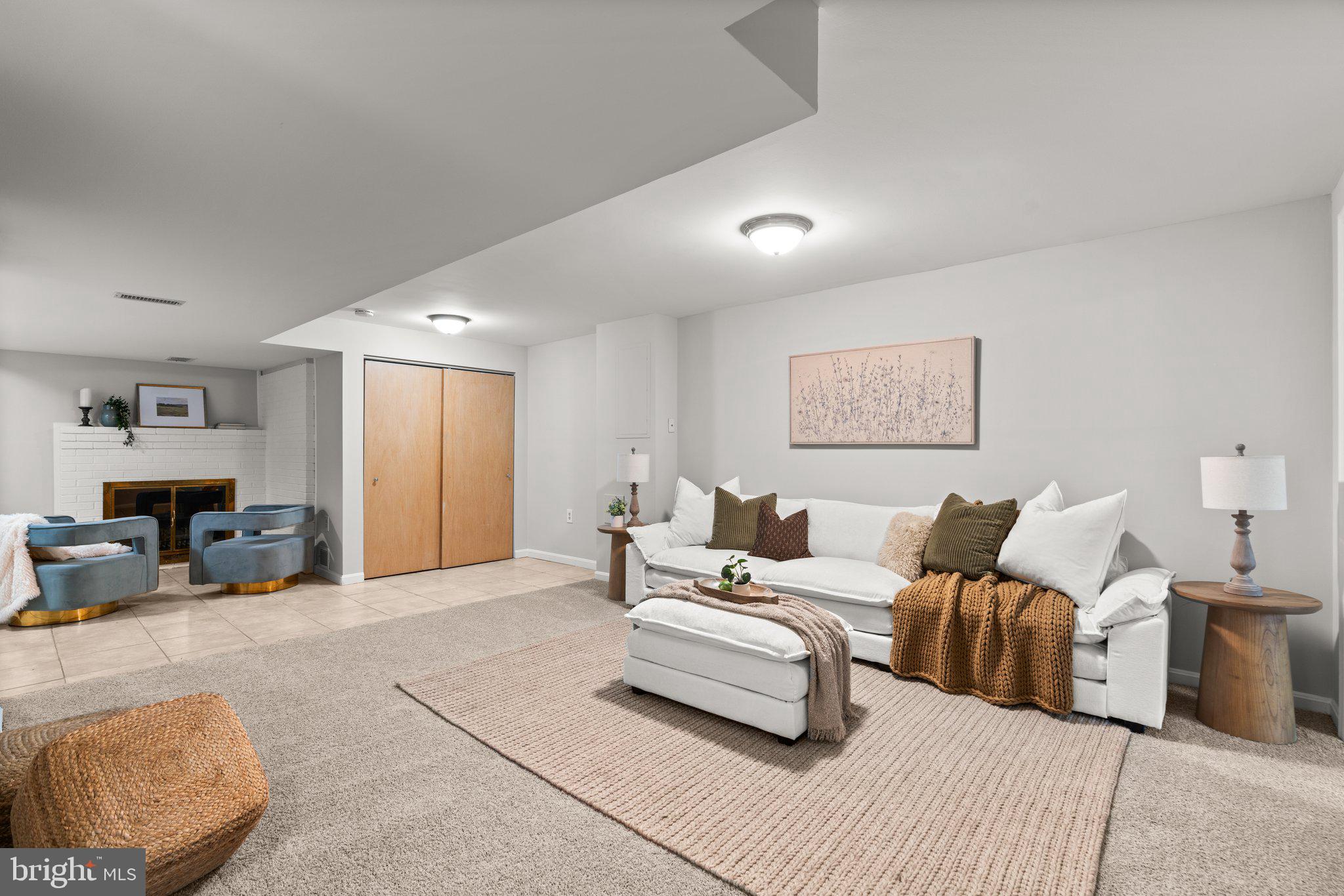 CLEMENS CROSSING - Residential