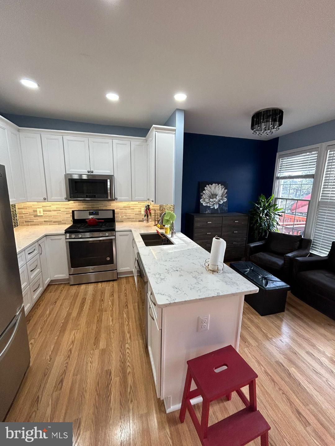 138 SHEPHERDSON LANE NE