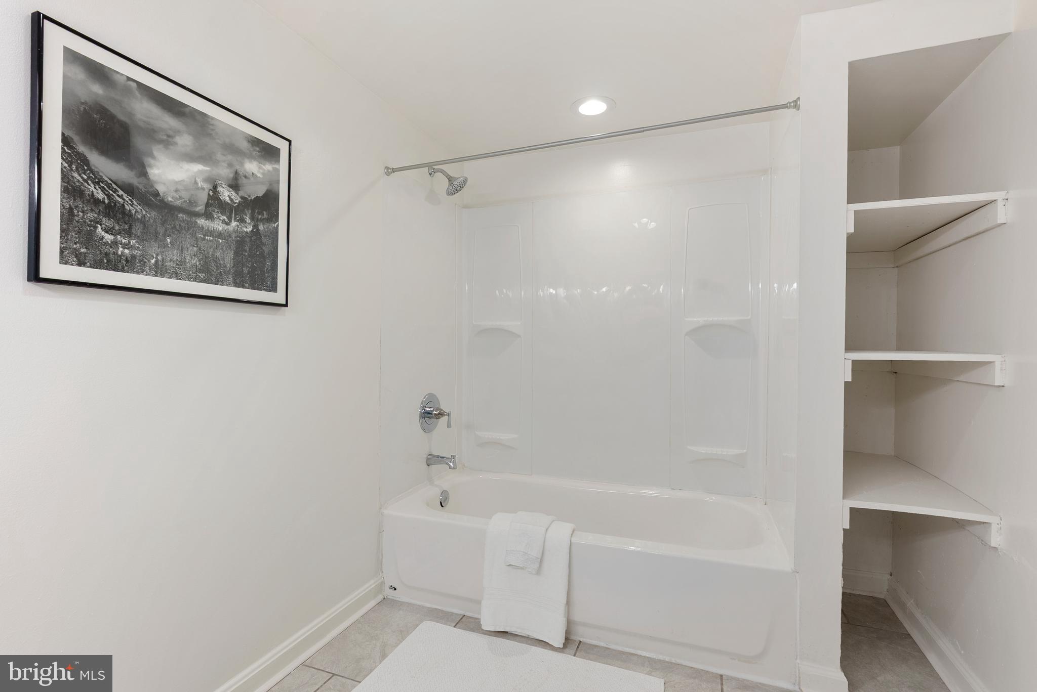 PARKVILLE SUMMIT - Residential