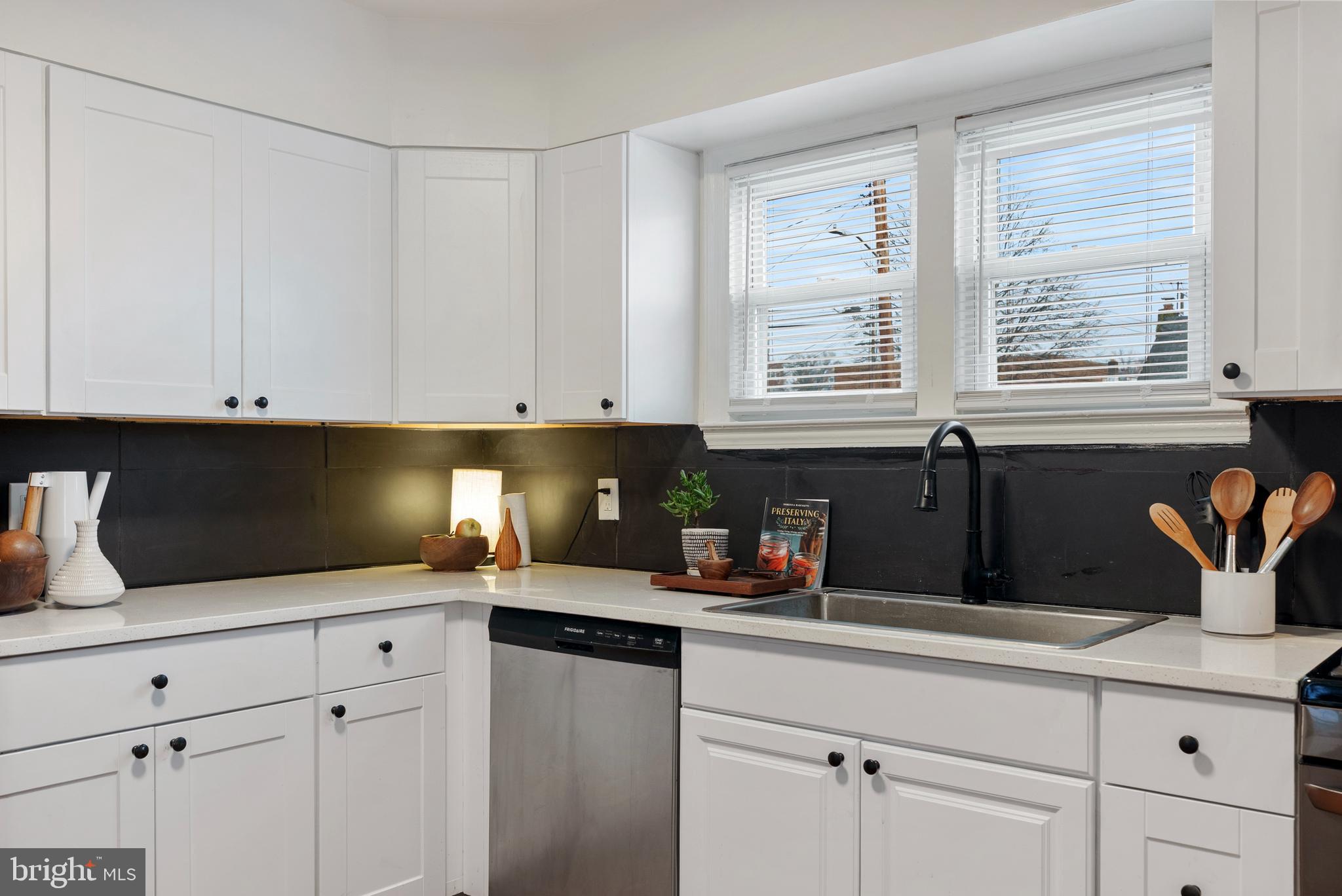 PARKVILLE SUMMIT - Residential