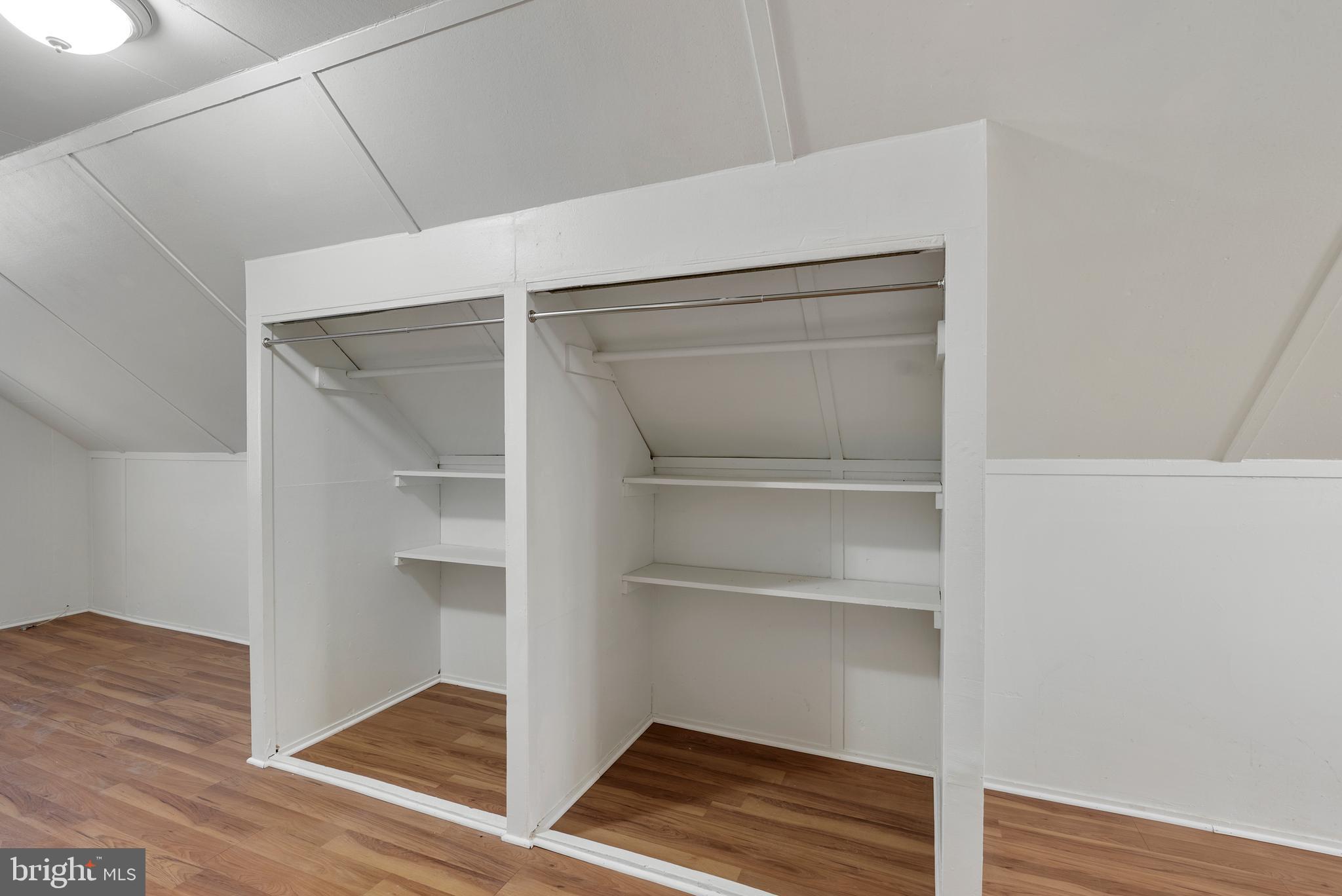 PARKVILLE SUMMIT - Residential