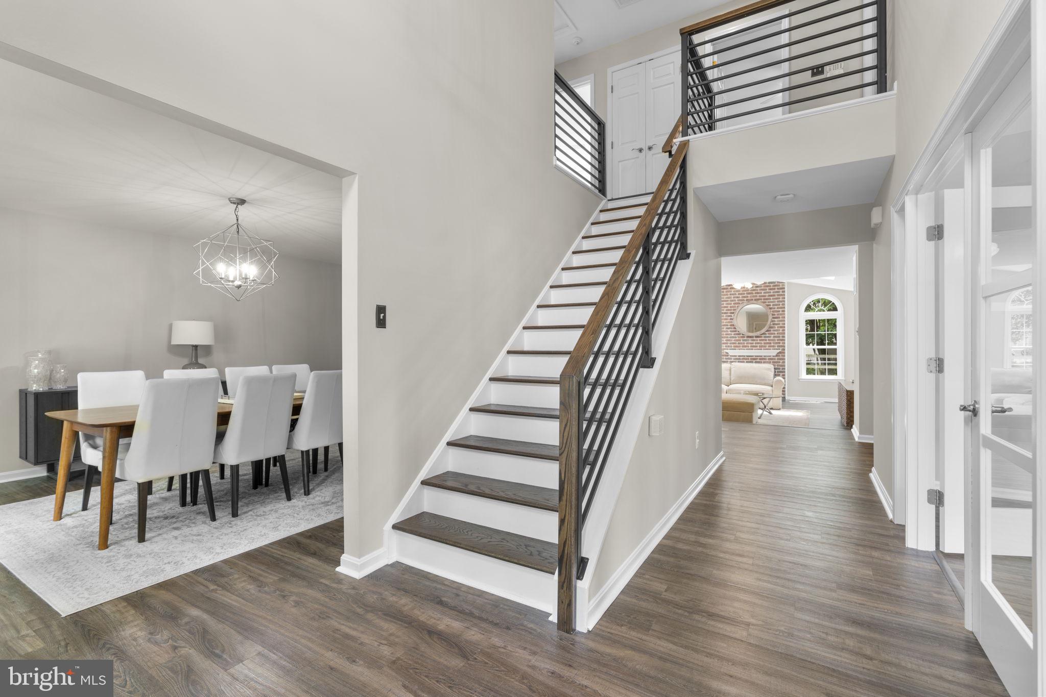 10604 GLASS TUMBLER PATH