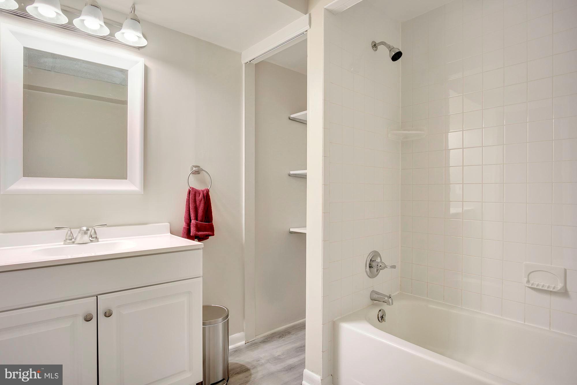 HUNTERS WOODS - Residential