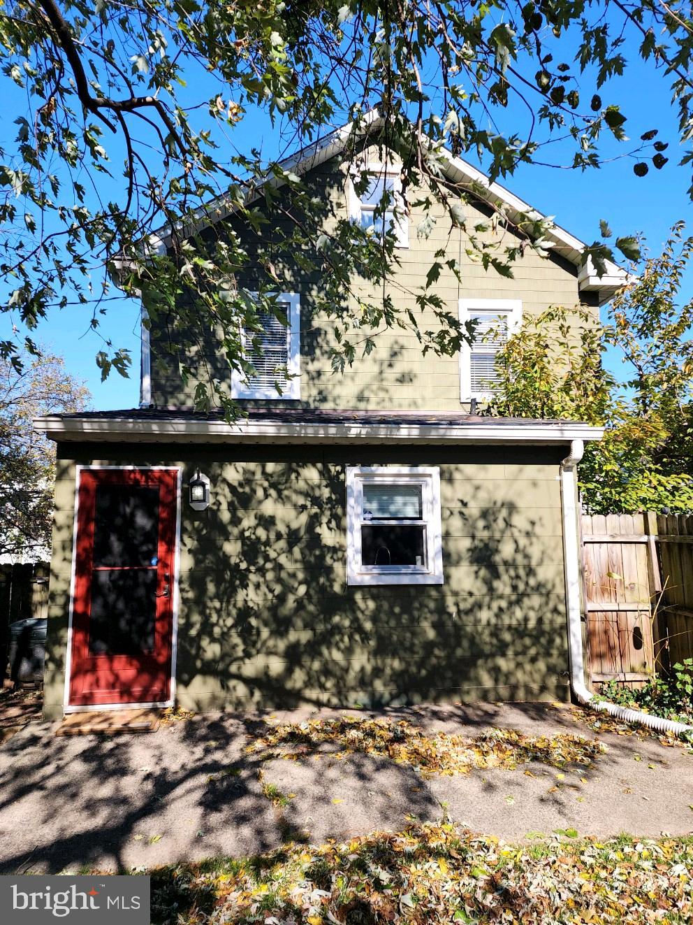 LANDSDOWNE - Residential