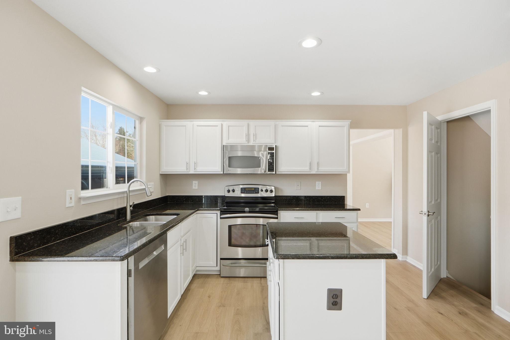 BLOOMS CROSSING - Residential