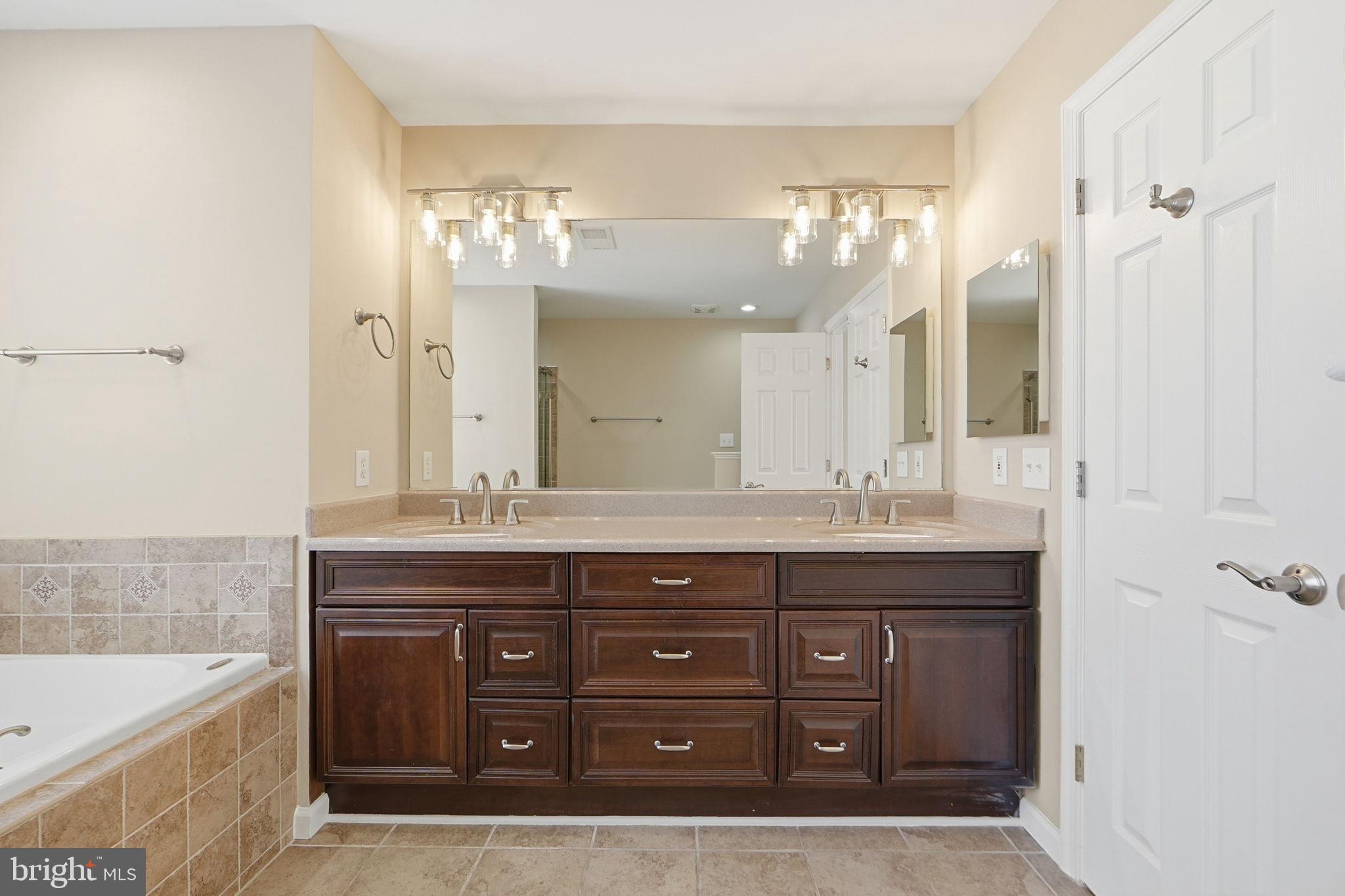 BLOOMS CROSSING - Residential