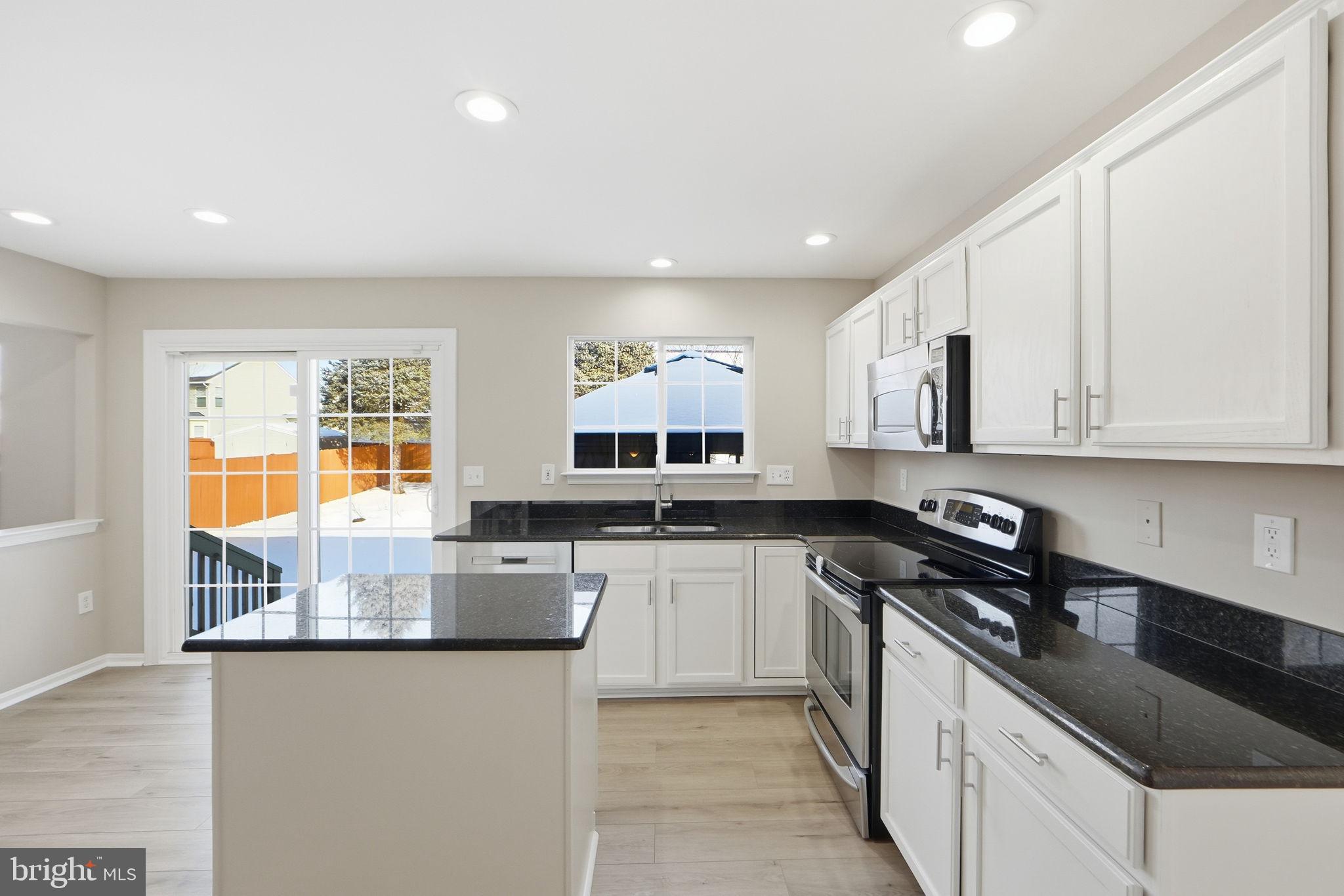 BLOOMS CROSSING - Residential