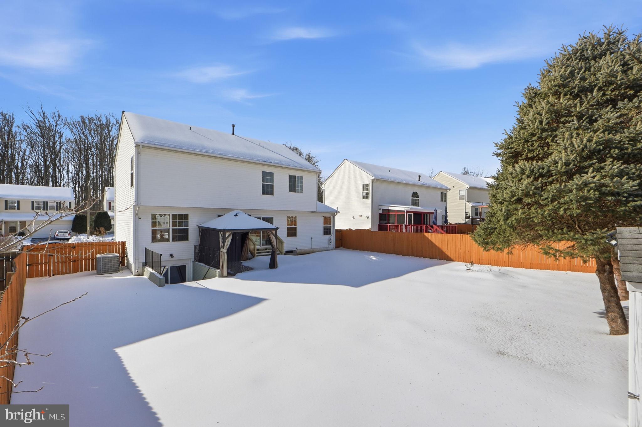 BLOOMS CROSSING - Residential