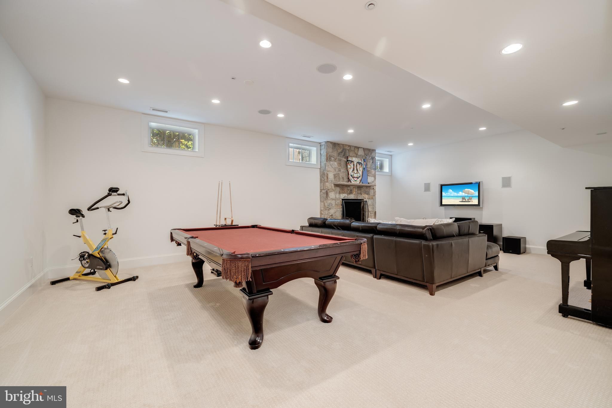 CLEVELAND PARK - Residential