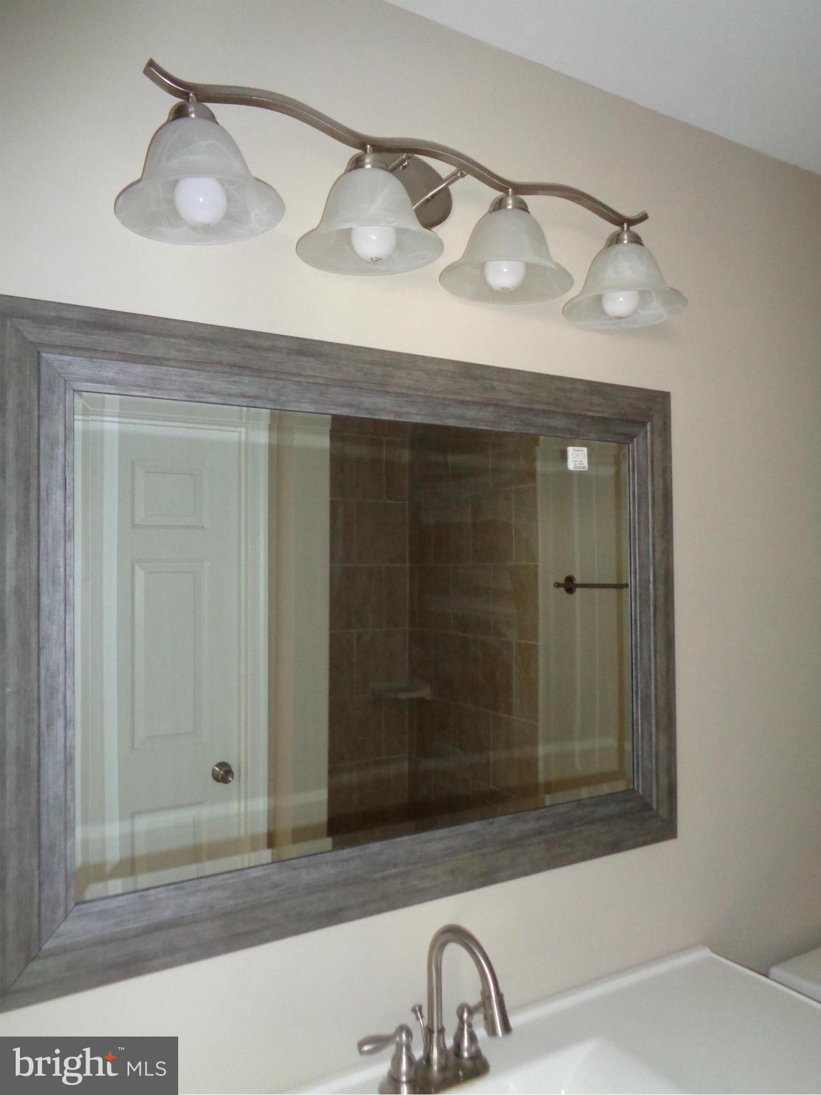 LAKEWOOD EST SUB - Residential Lease