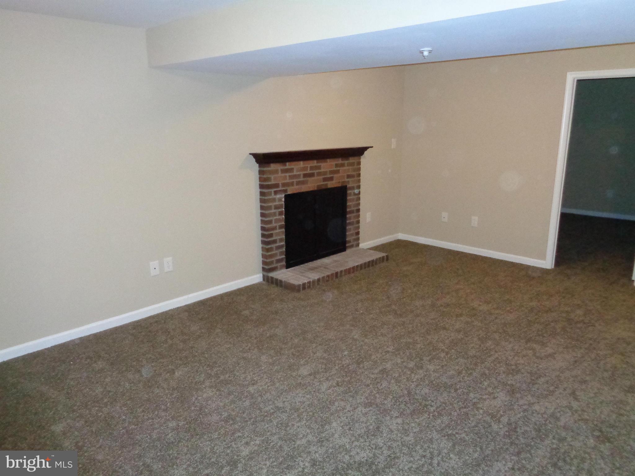 LAKEWOOD EST SUB - Residential Lease