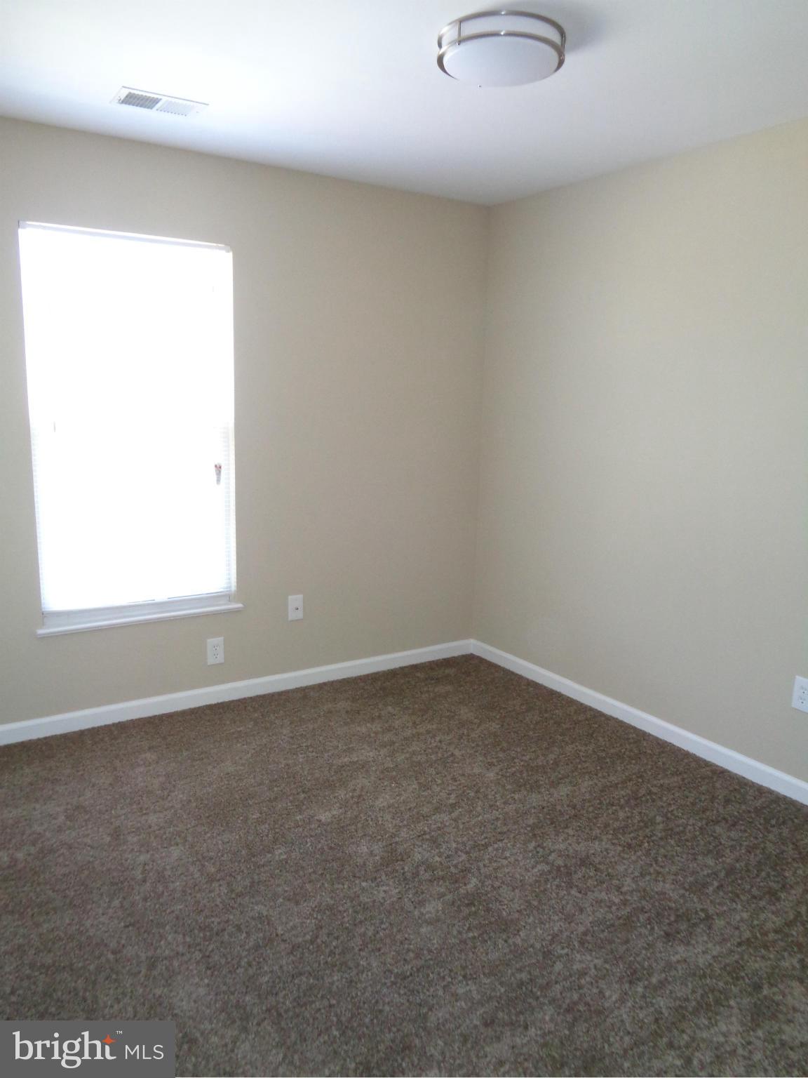 LAKEWOOD EST SUB - Residential Lease