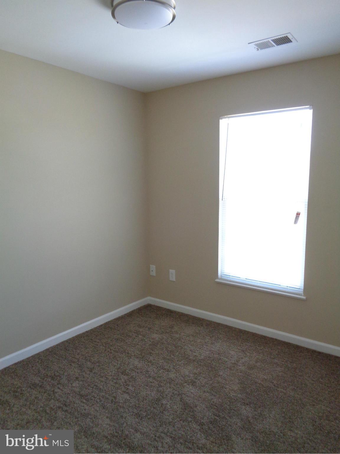 LAKEWOOD EST SUB - Residential Lease