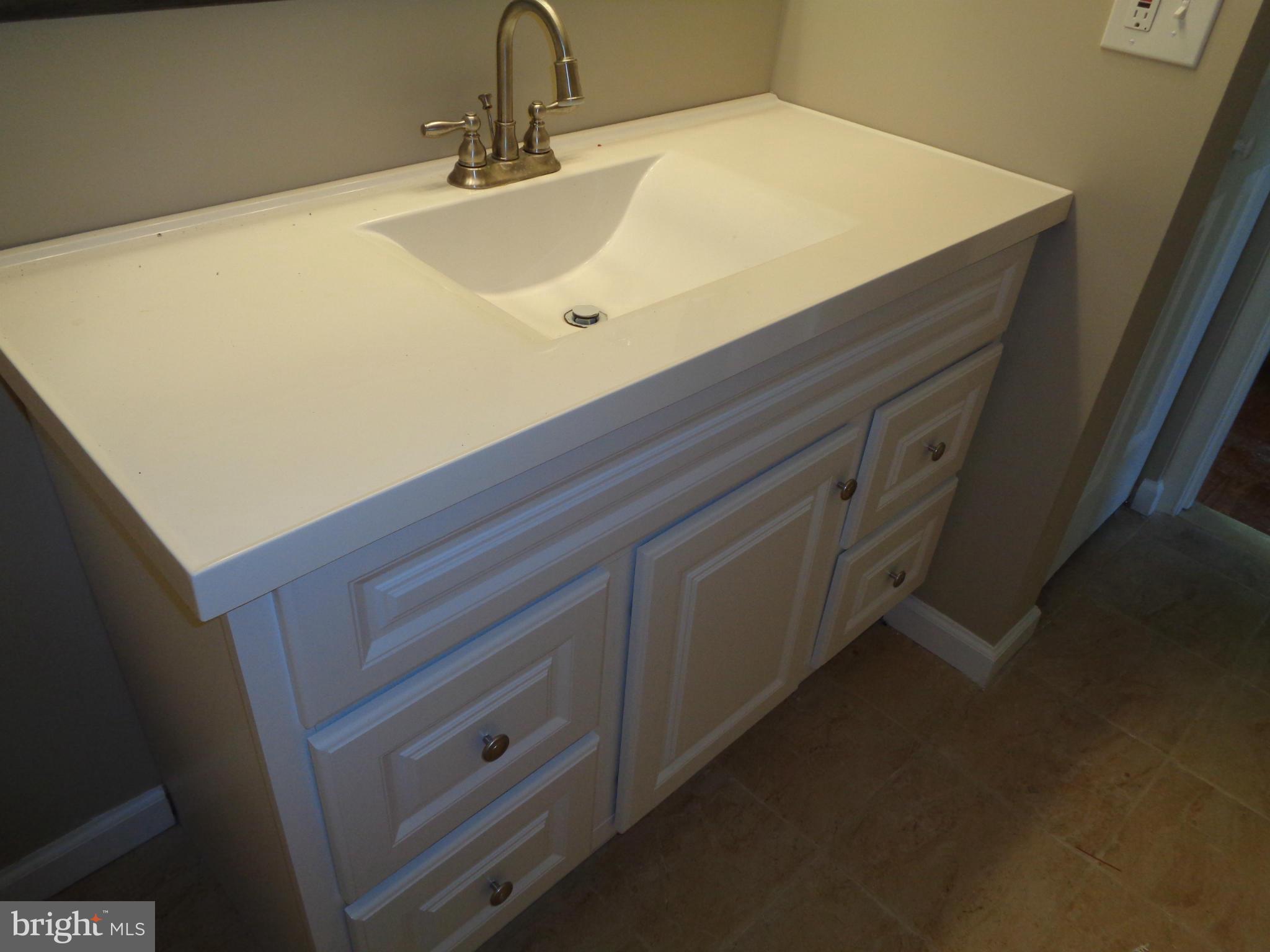 LAKEWOOD EST SUB - Residential Lease