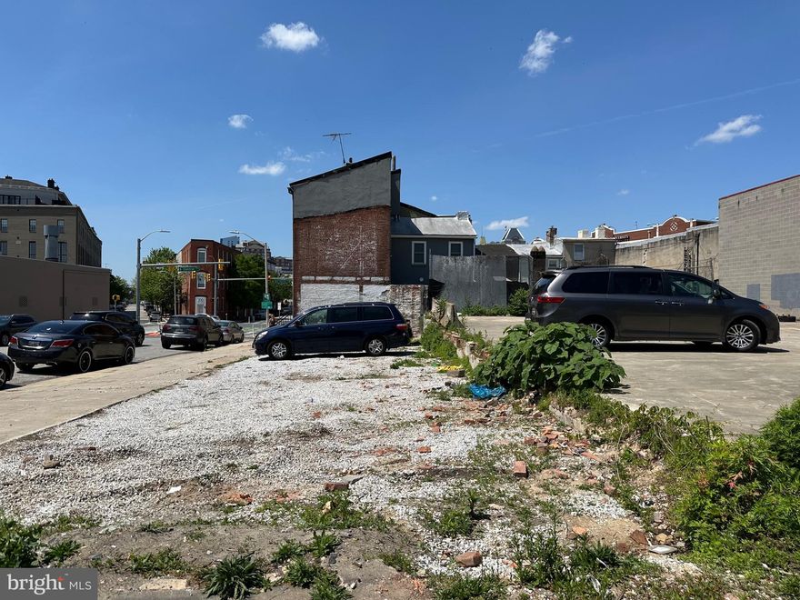 Spacious land avialable for sale now! Don't miss this amazing opportunity.