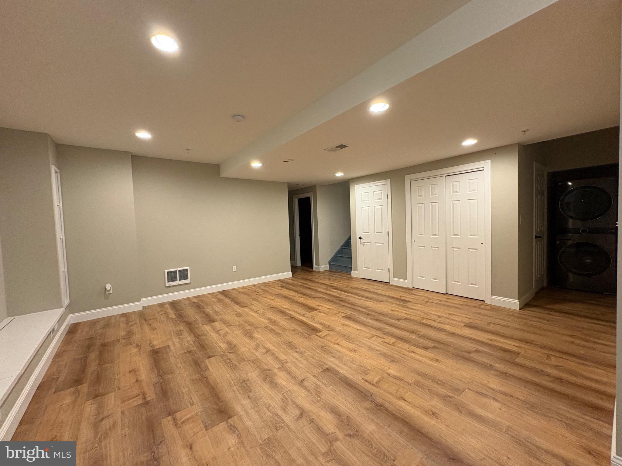 PICKERING CROSSING - Residential Lease