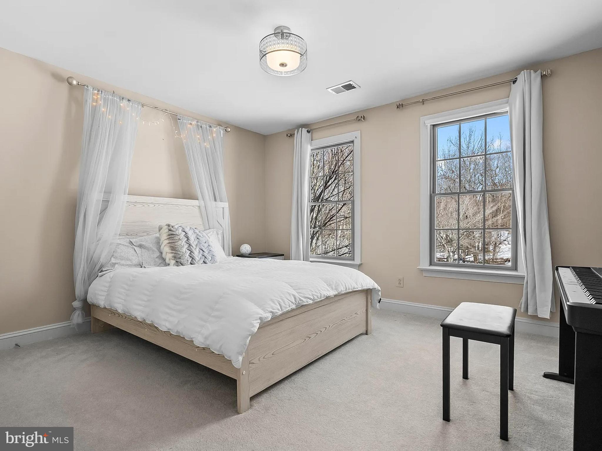 TALL OAKS - Residential