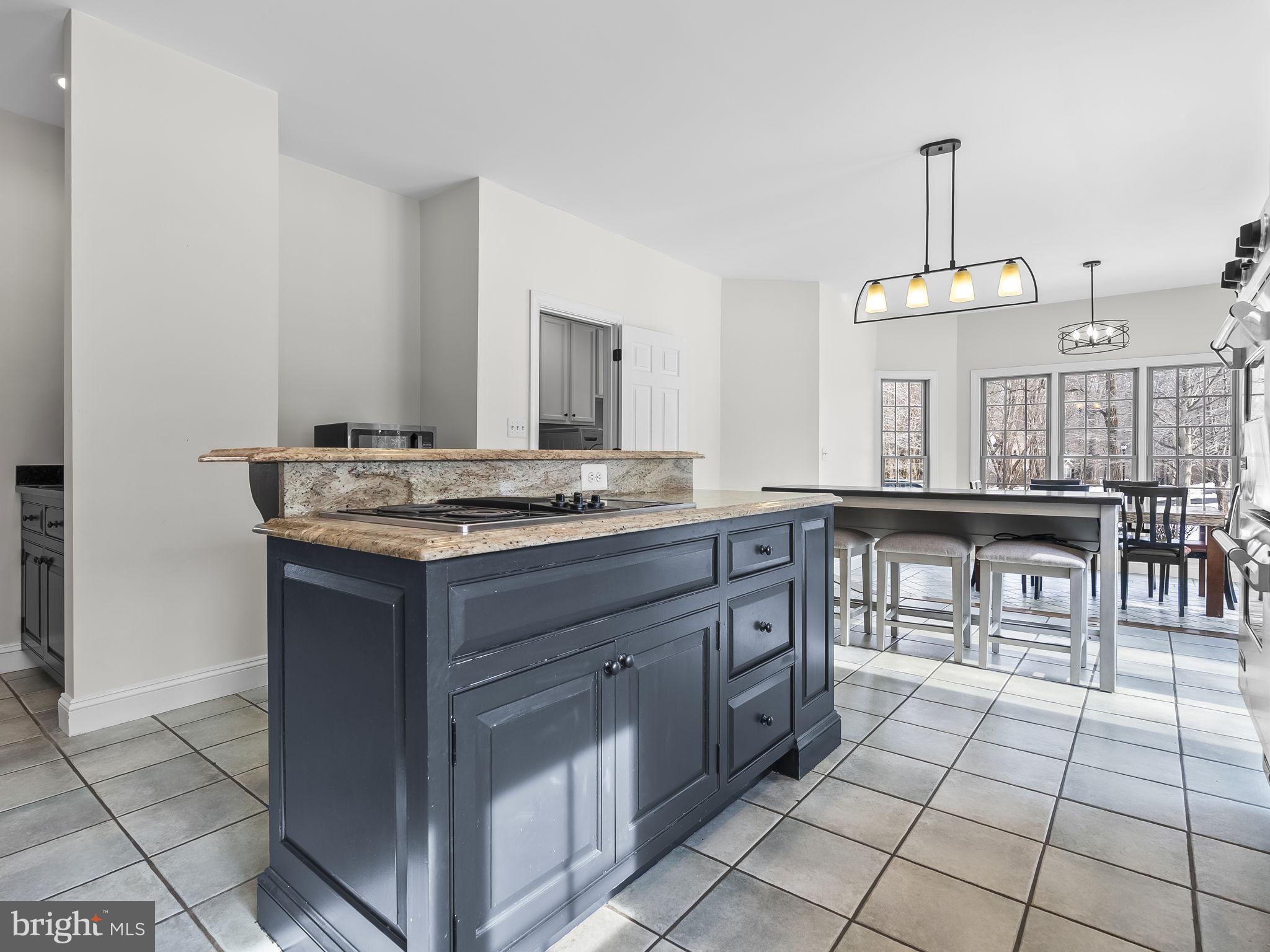 TALL OAKS - Residential