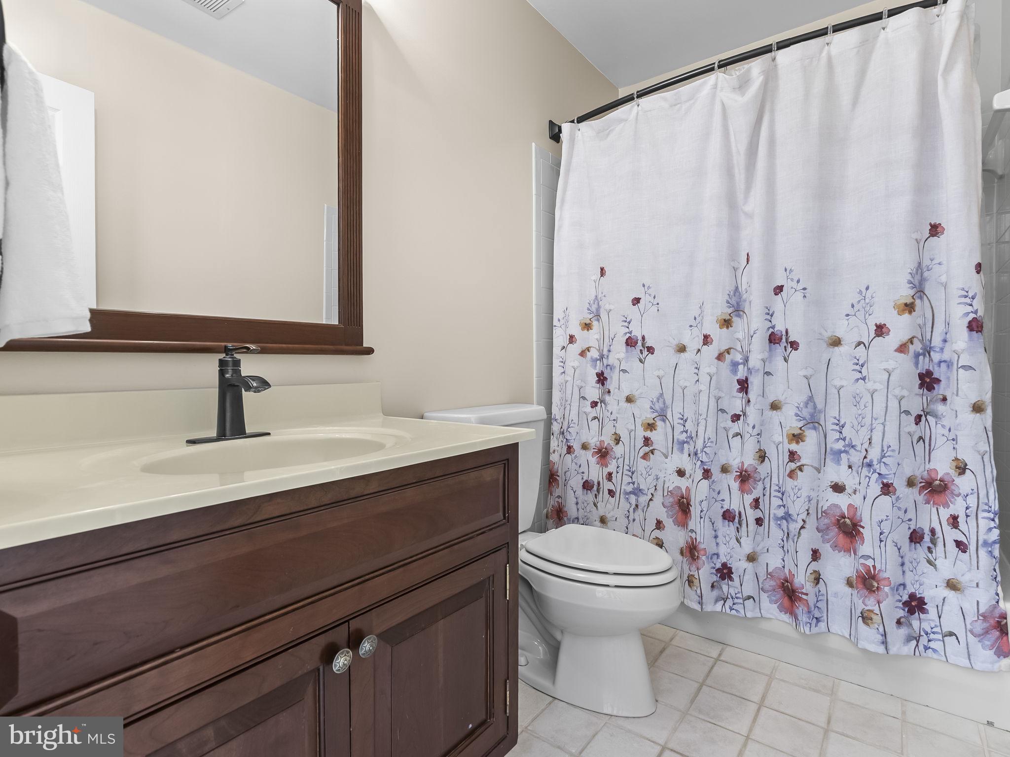 TALL OAKS - Residential